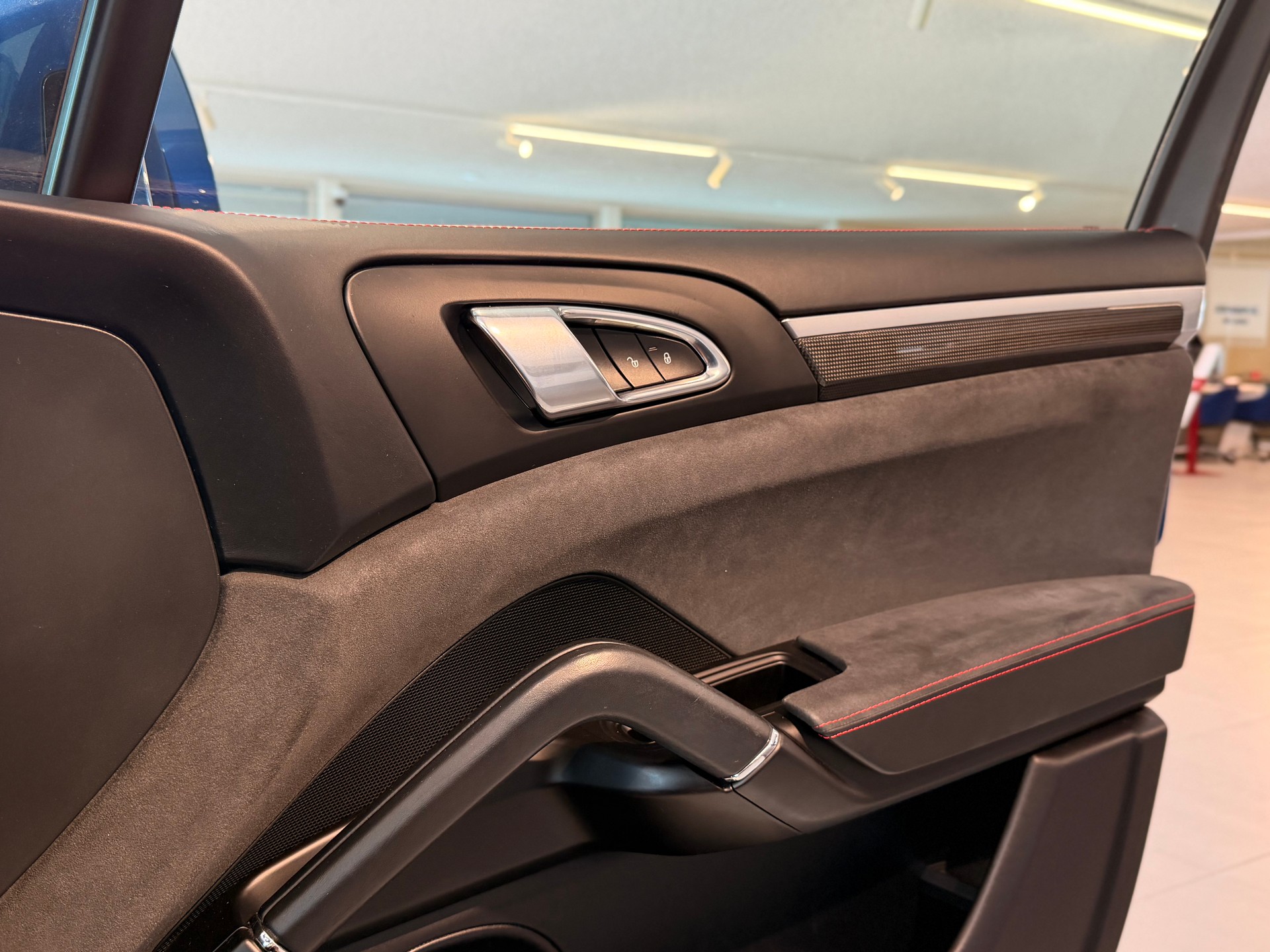 PORSCHE Cayenne GTS inkl. PORSCHE APPROVED-image-26