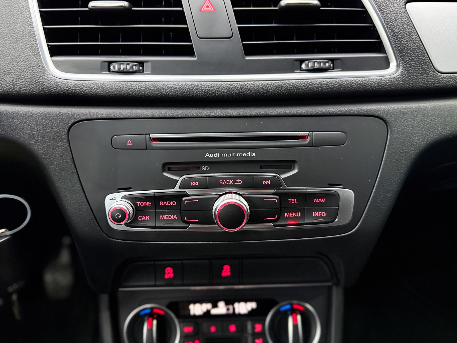 AUDI Q3 1.4 TFSI ultra sport-image-14