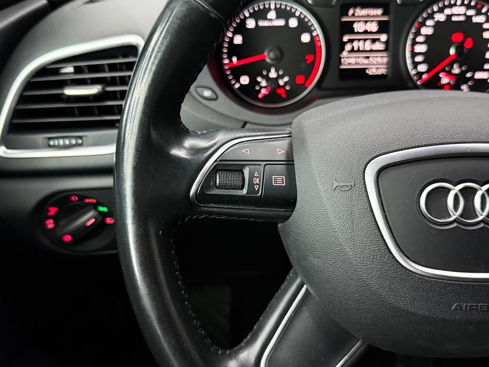 AUDI Q3 1.4 TFSI ultra sport-image-11