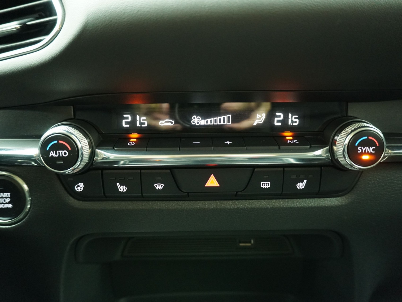 MAZDA CX-30 2.0 180 Revolution AWD-image-18
