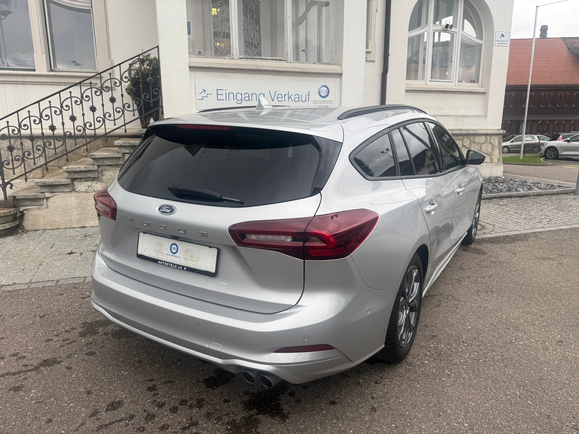 FORD Focus Station Wagon 1.0i EcoB Hybrid 155 ST-Line X-image-4