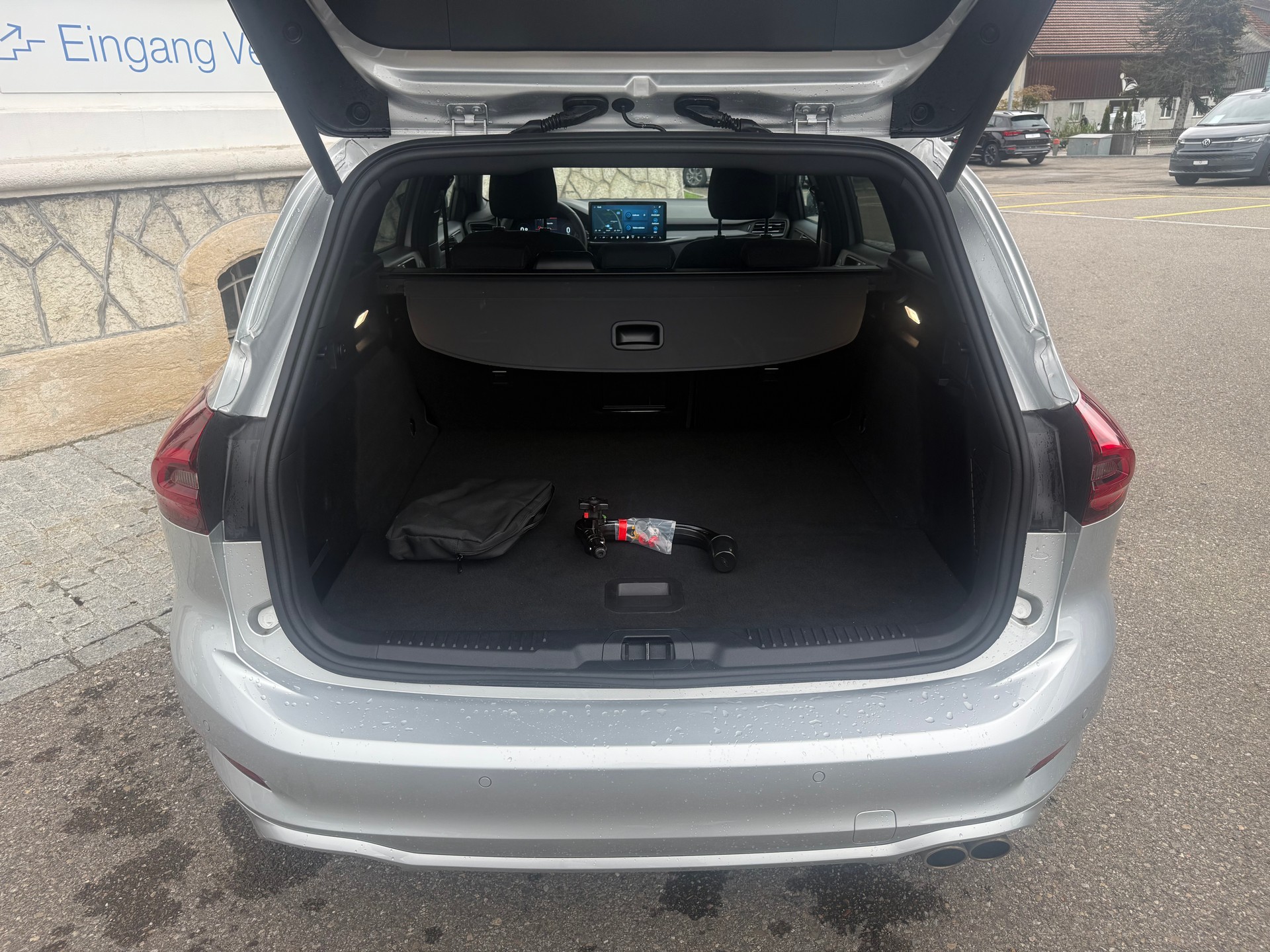 FORD Focus Station Wagon 1.0i EcoB Hybrid 155 ST-Line X-image-9