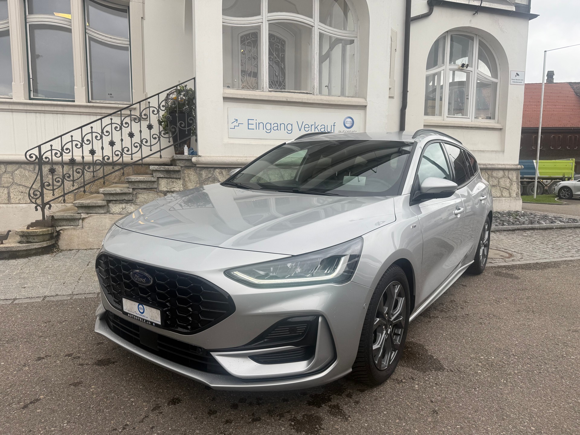 FORD Focus Station Wagon 1.0i EcoB Hybrid 155 ST-Line X-image-1