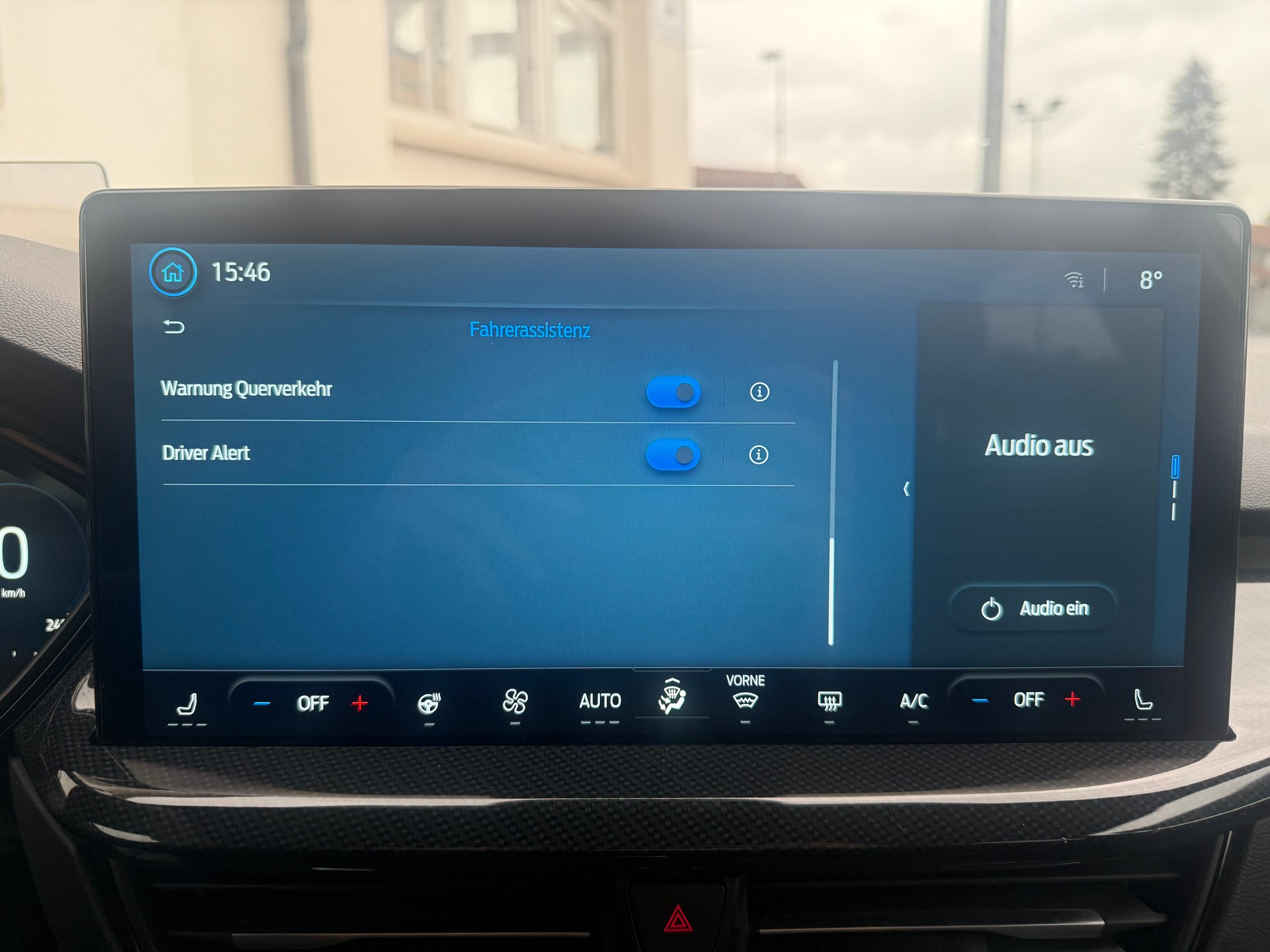 FORD Focus Station Wagon 1.0i EcoB Hybrid 155 ST-Line X-image-19
