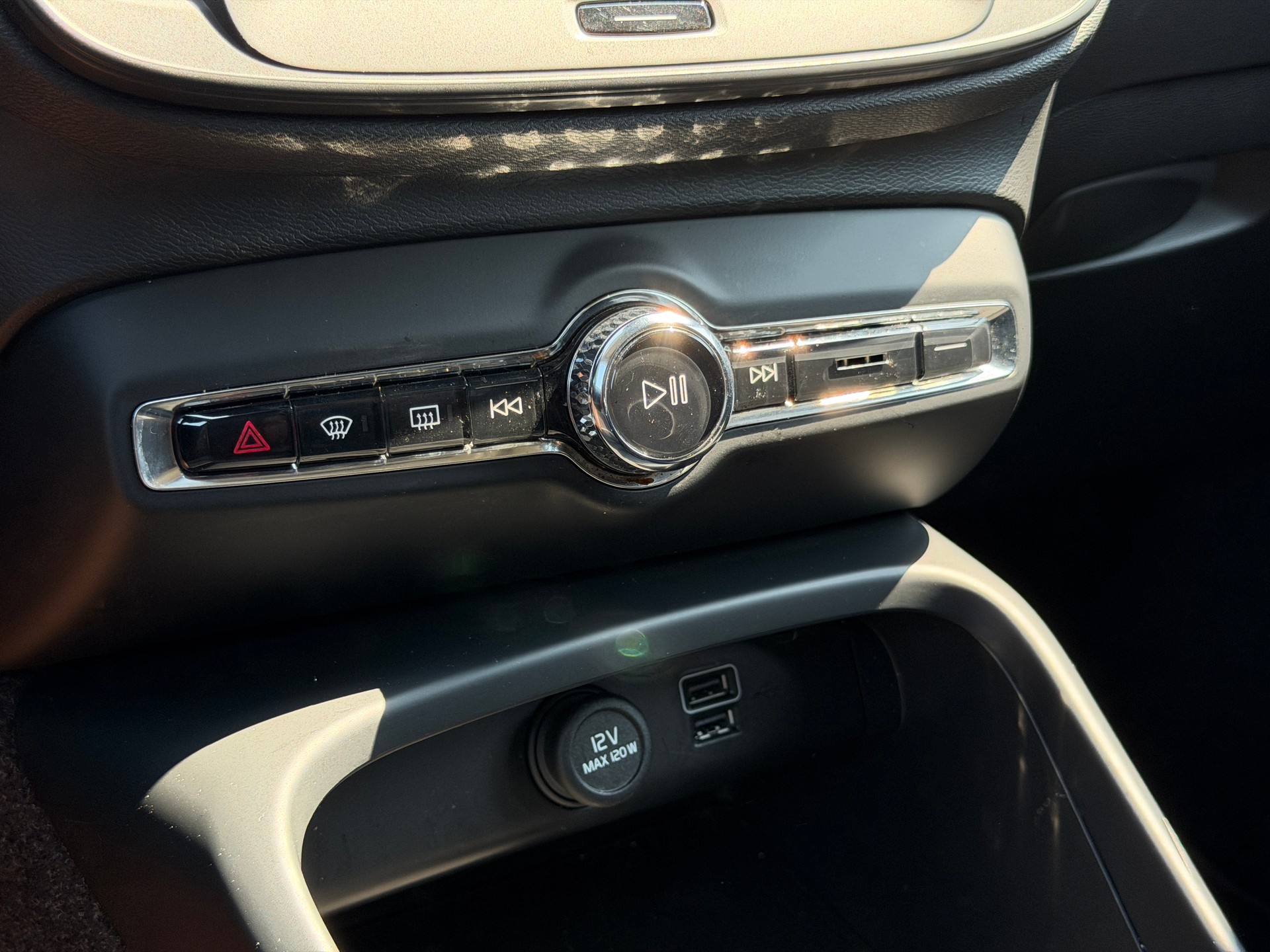 VOLVO XC40 T3 Momentum Geartronic *Assistenzpaket* *Rückfahrkamera*-image-20