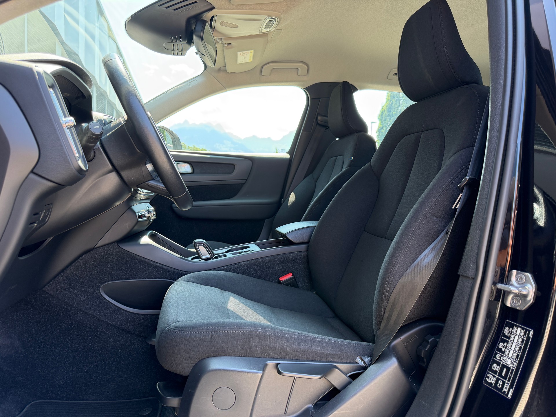 VOLVO XC40 T3 Momentum Geartronic *Assistenzpaket* *Rückfahrkamera*-image-12