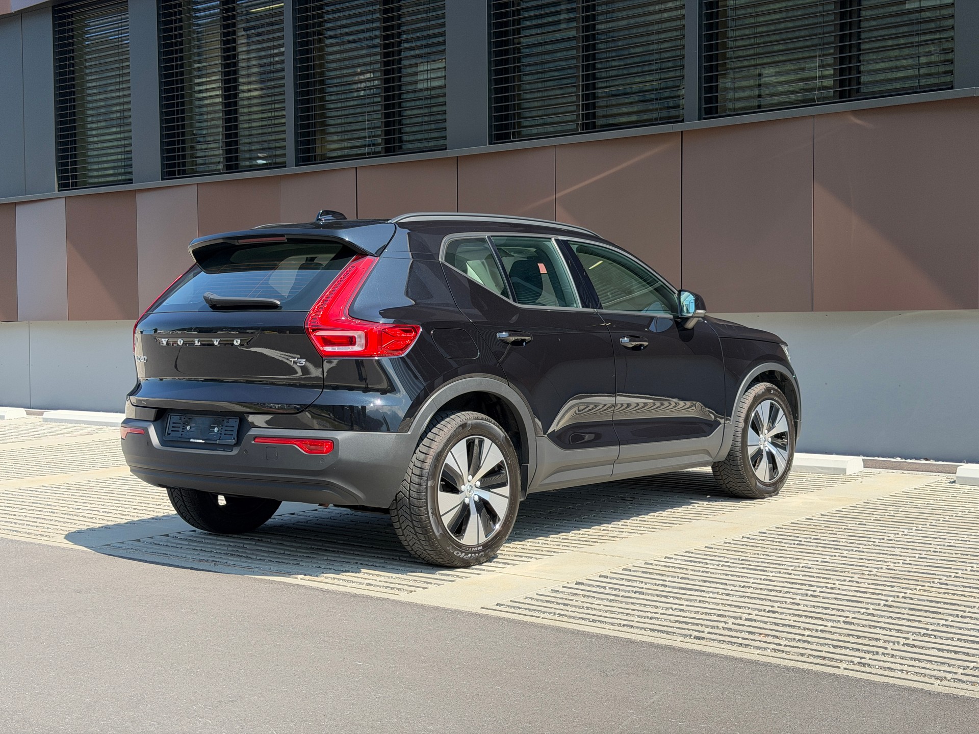 VOLVO XC40 T3 Momentum Geartronic *Assistenzpaket* *Rückfahrkamera*-image-3