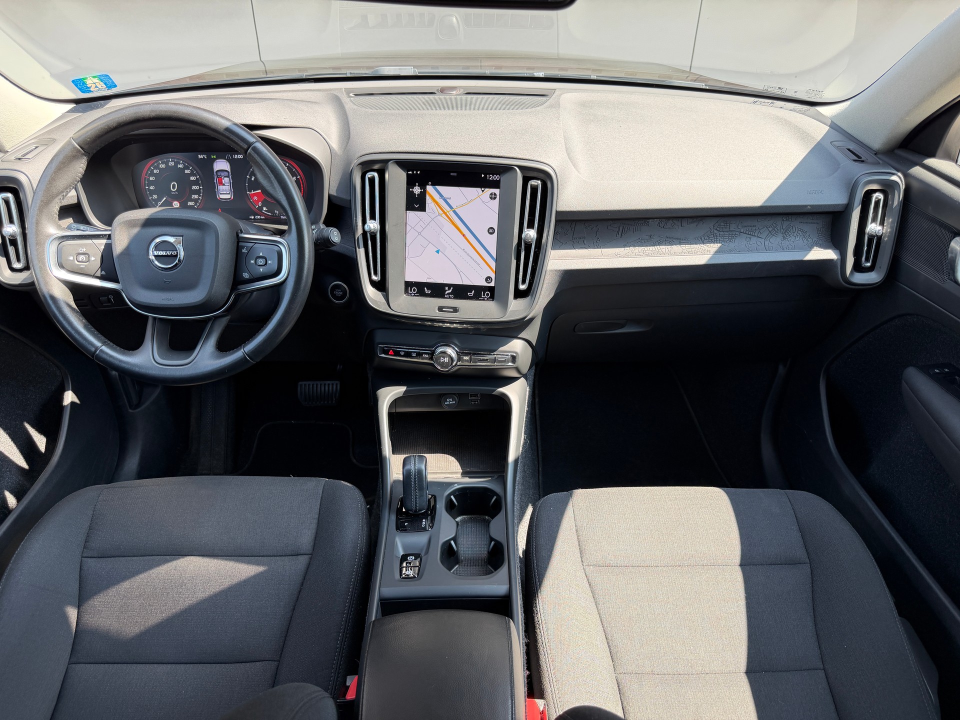 VOLVO XC40 T3 Momentum Geartronic *Assistenzpaket* *Rückfahrkamera*-image-11