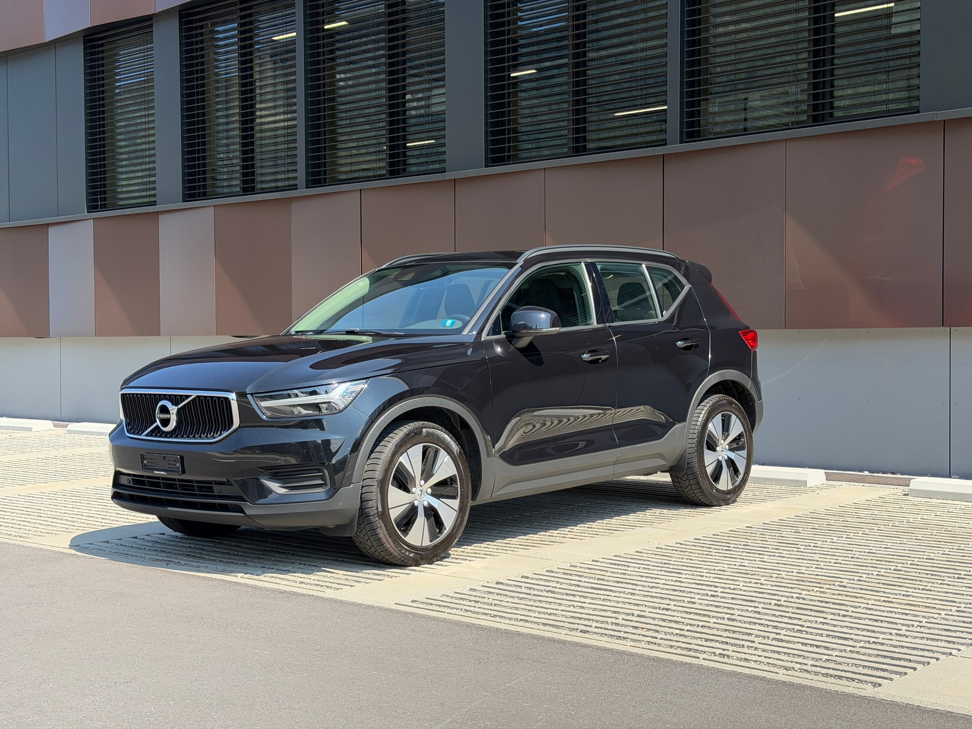 VOLVO XC40 T3 Momentum Geartronic *Assistenzpaket* *Rückfahrkamera*-image-0