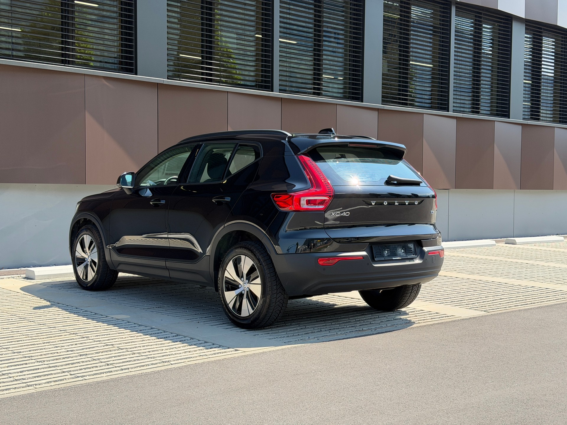 VOLVO XC40 T3 Momentum Geartronic *Assistenzpaket* *Rückfahrkamera*-image-5
