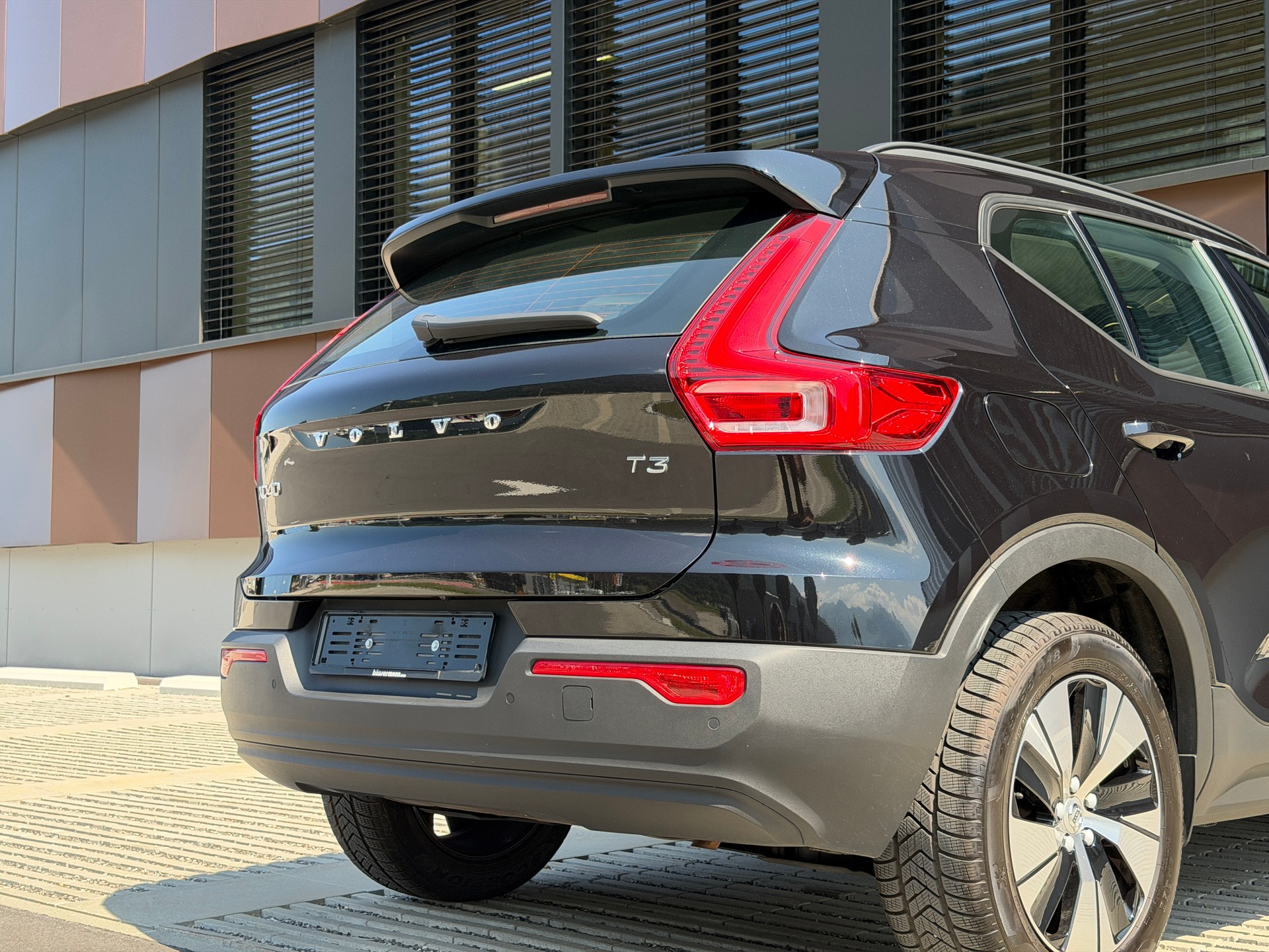 VOLVO XC40 T3 Momentum Geartronic *Assistenzpaket* *Rückfahrkamera*-image-31
