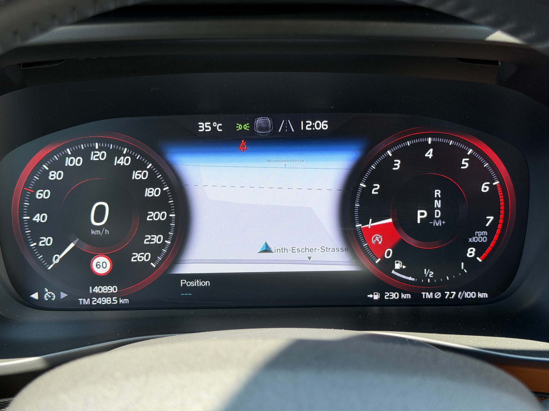 VOLVO XC40 T3 Momentum Geartronic *Assistenzpaket* *Rückfahrkamera*-image-16