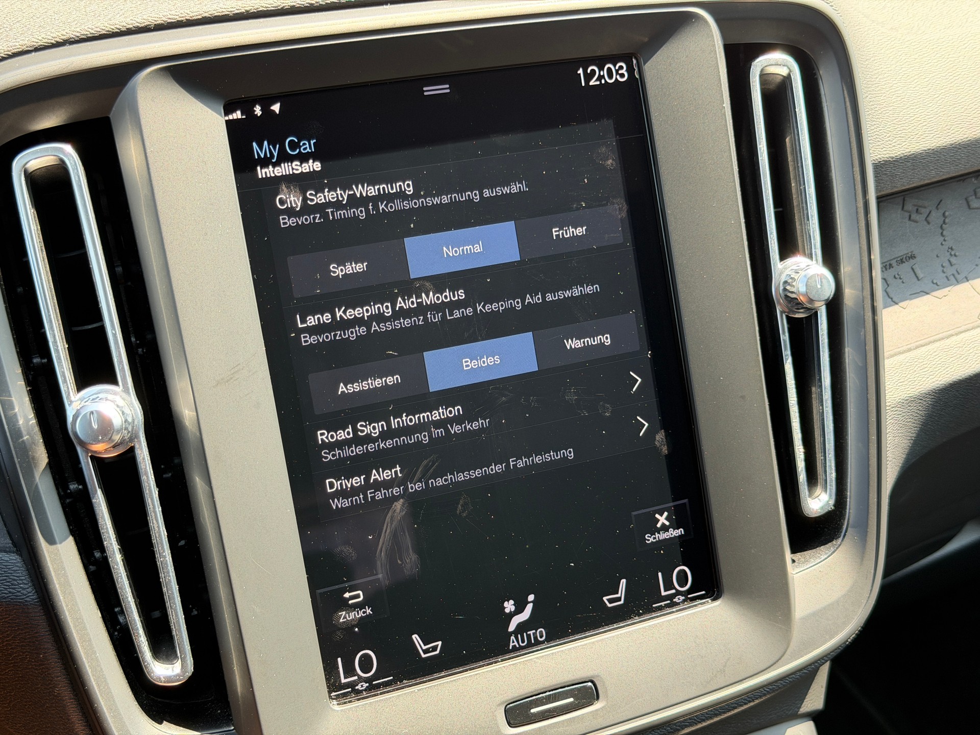 VOLVO XC40 T3 Momentum Geartronic *Assistenzpaket* *Rückfahrkamera*-image-23