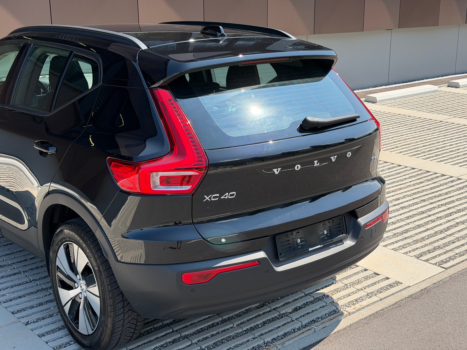 VOLVO XC40 T3 Momentum Geartronic *Assistenzpaket* *Rückfahrkamera*-image-29