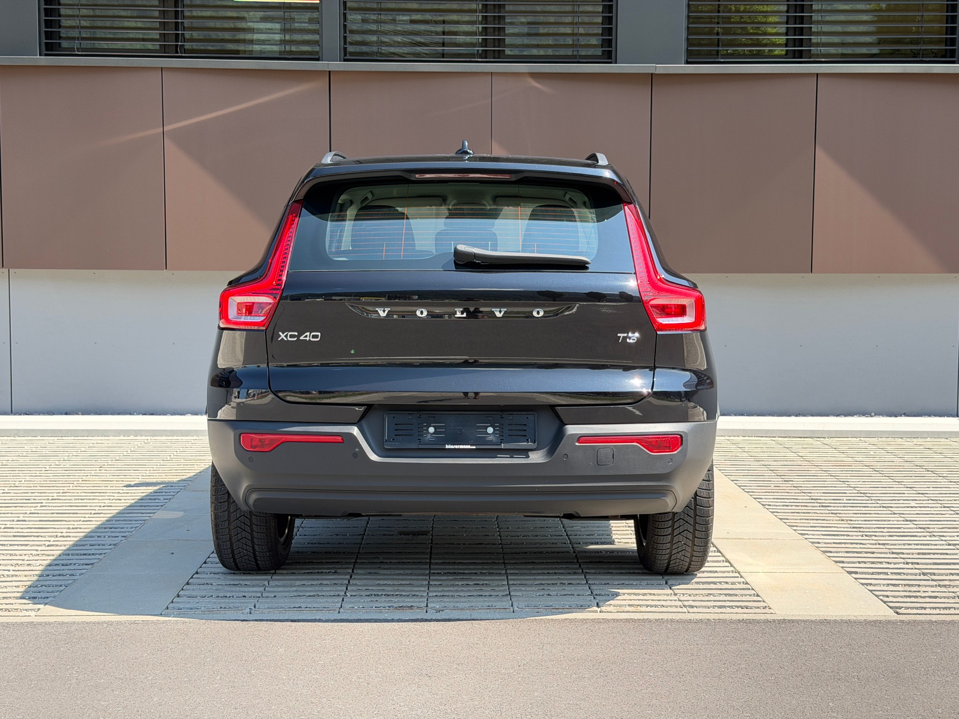 VOLVO XC40 T3 Momentum Geartronic *Assistenzpaket* *Rückfahrkamera*-image-4