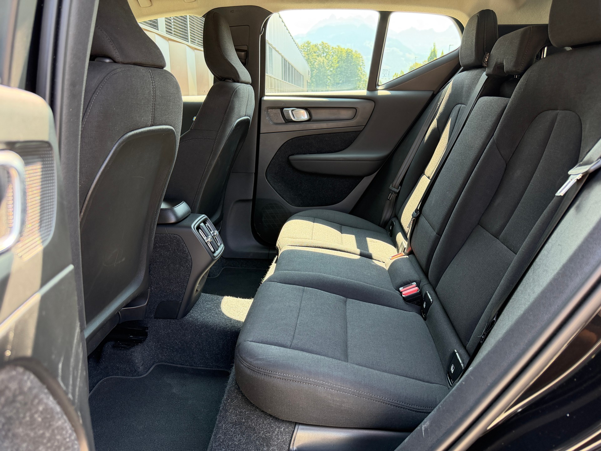 VOLVO XC40 T3 Momentum Geartronic *Assistenzpaket* *Rückfahrkamera*-image-13