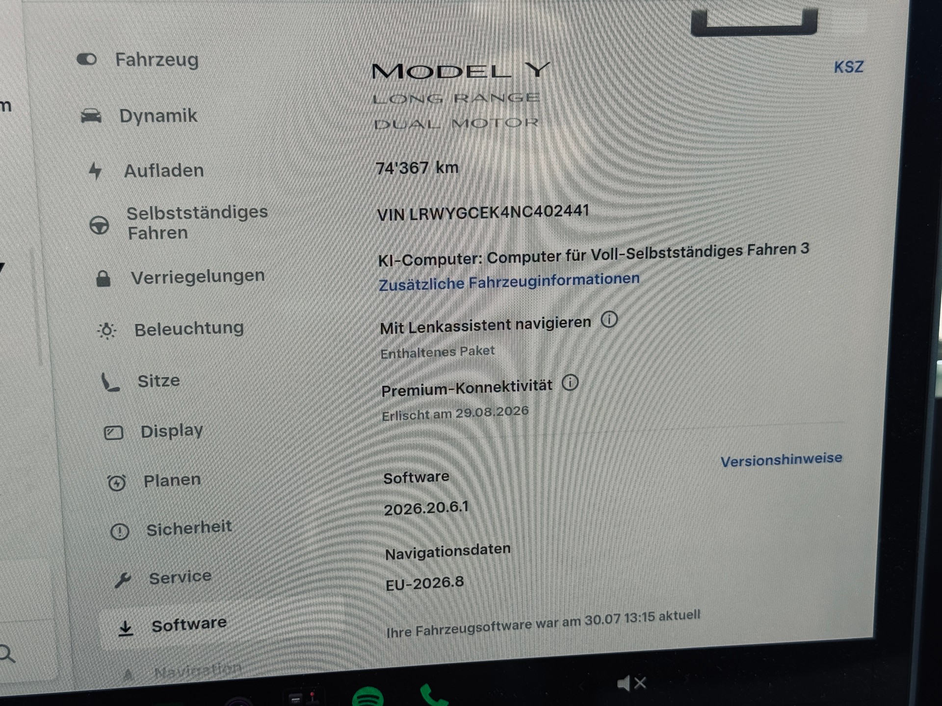 TESLA Model Y Long Range AWD (Enhanced Autopilot)-image-12