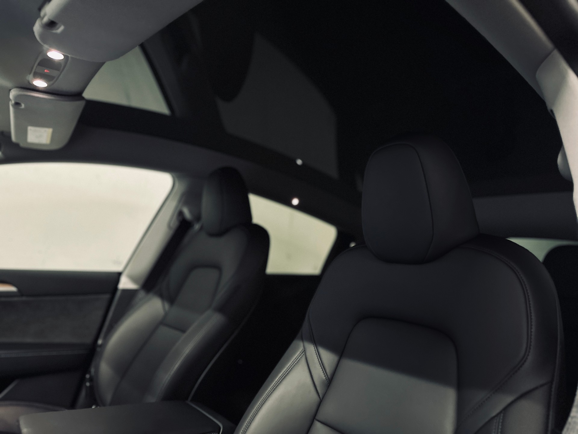 TESLA Model Y Long Range AWD (Enhanced Autopilot)-image-10