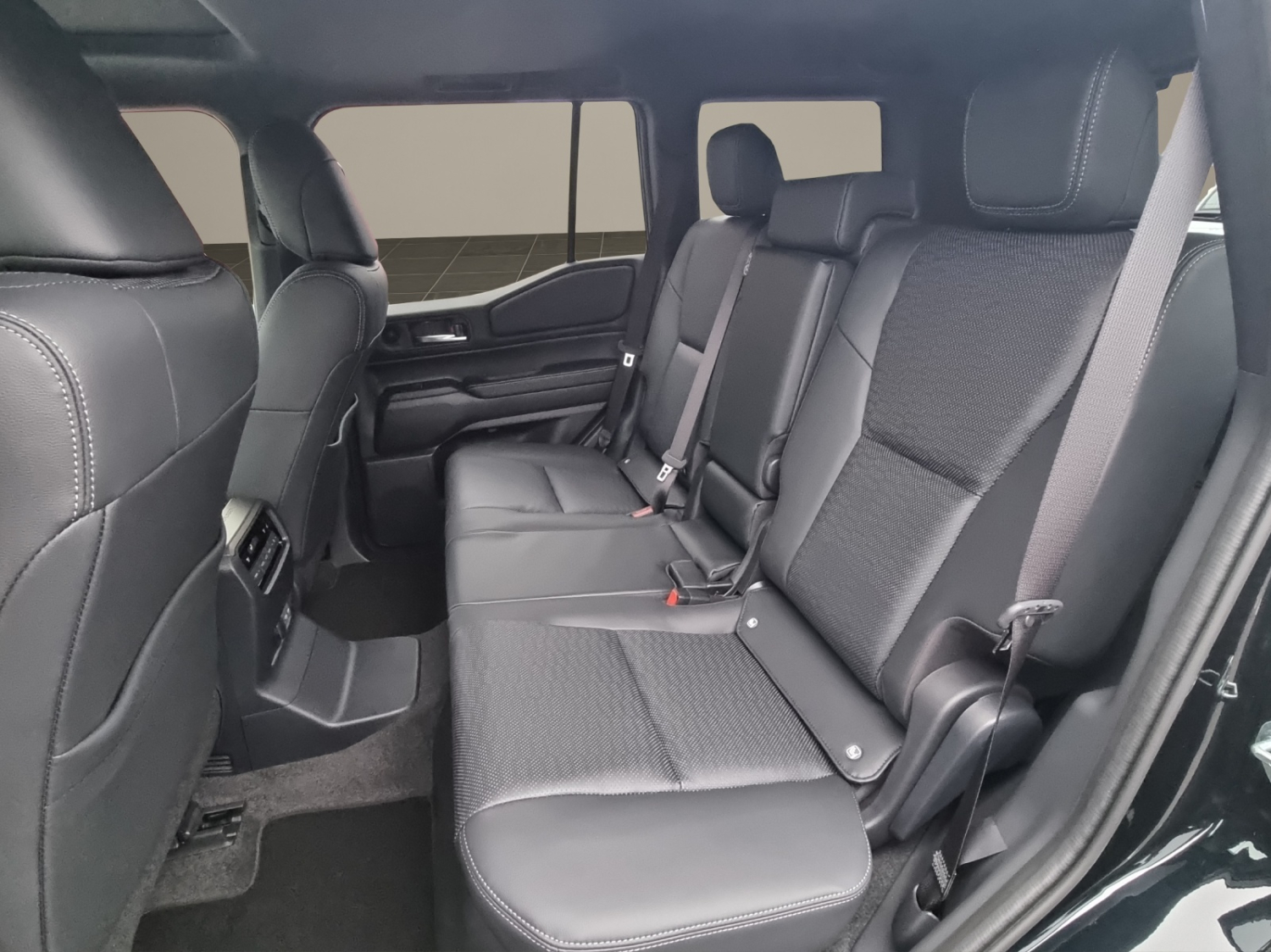 TOYOTA Land Cruiser 2.8 D 48V Invincible-image-9