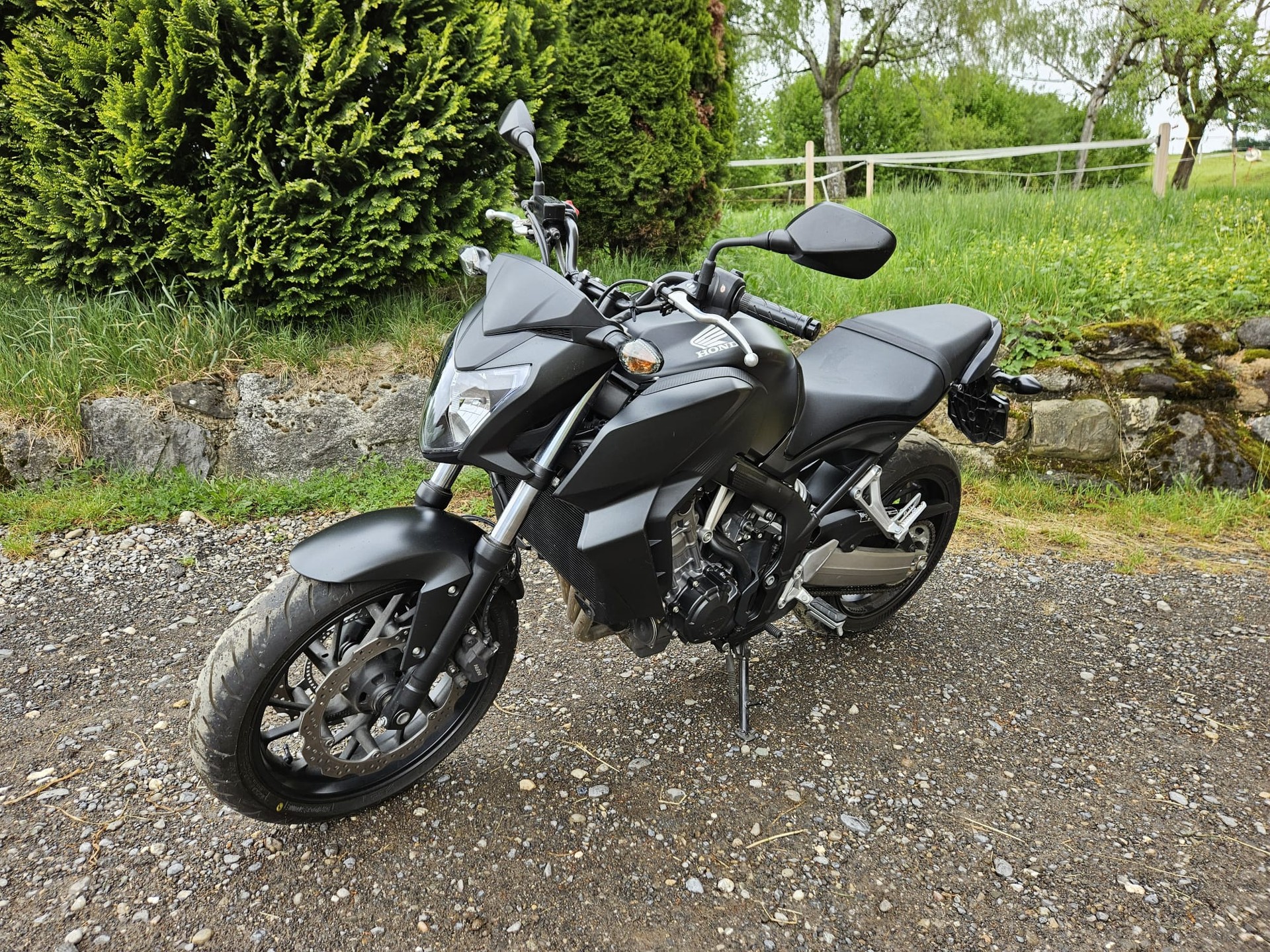 HONDA CB 650 F ABS-showroom-element-1