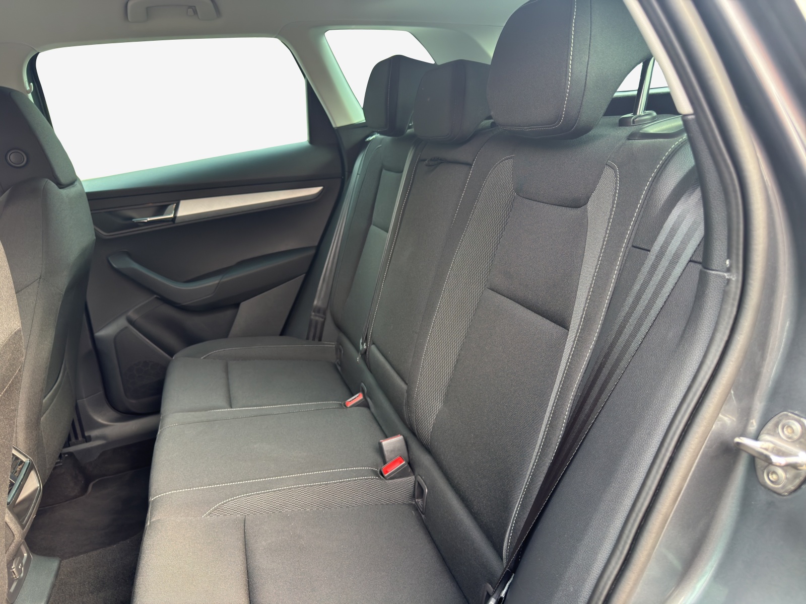 SKODA Karoq 2.0 TDI CR Selection 4x4 DSG-image-11