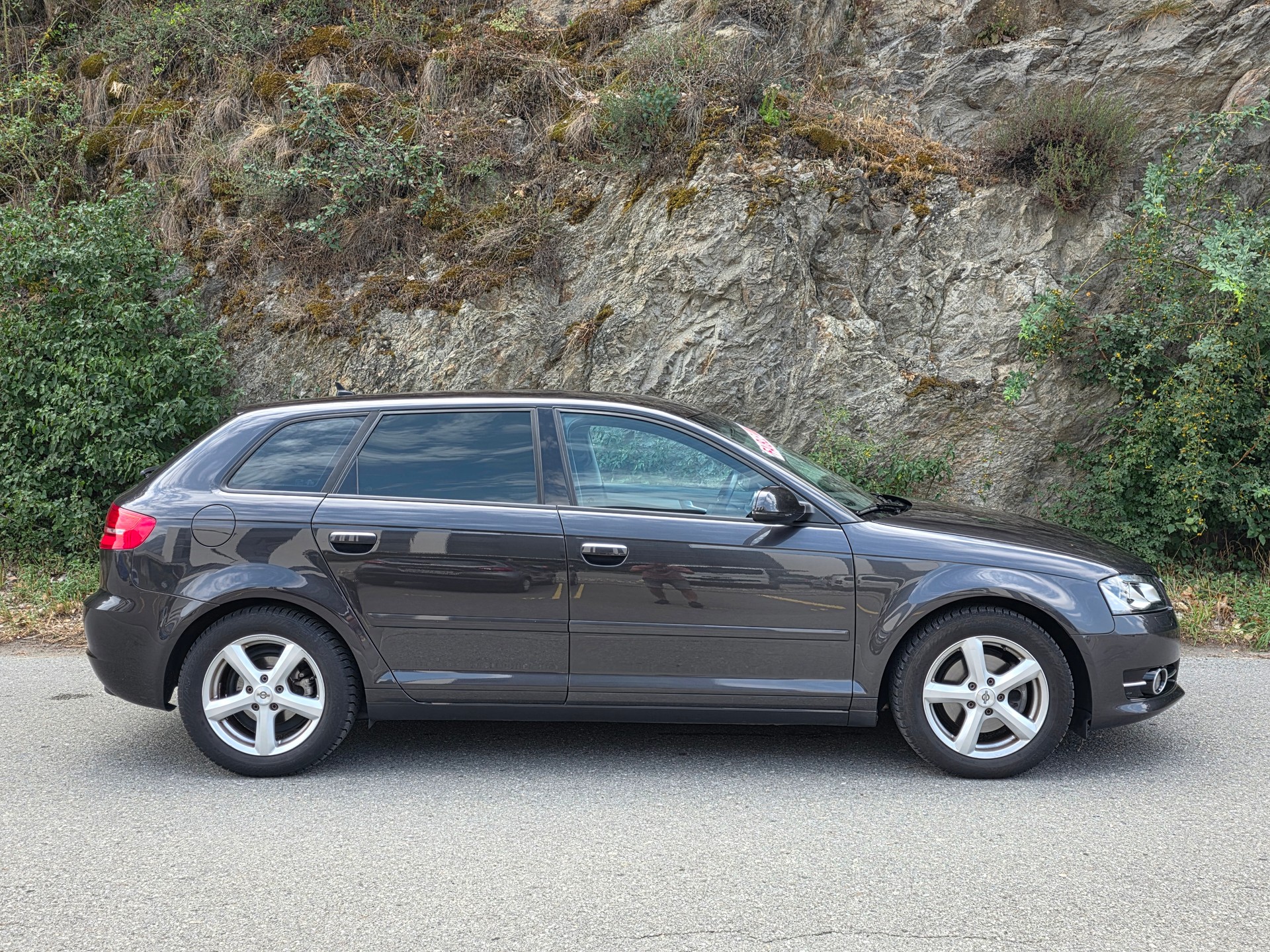 AUDI A3 Sportback 1.4 TFSI Ambition-image-4