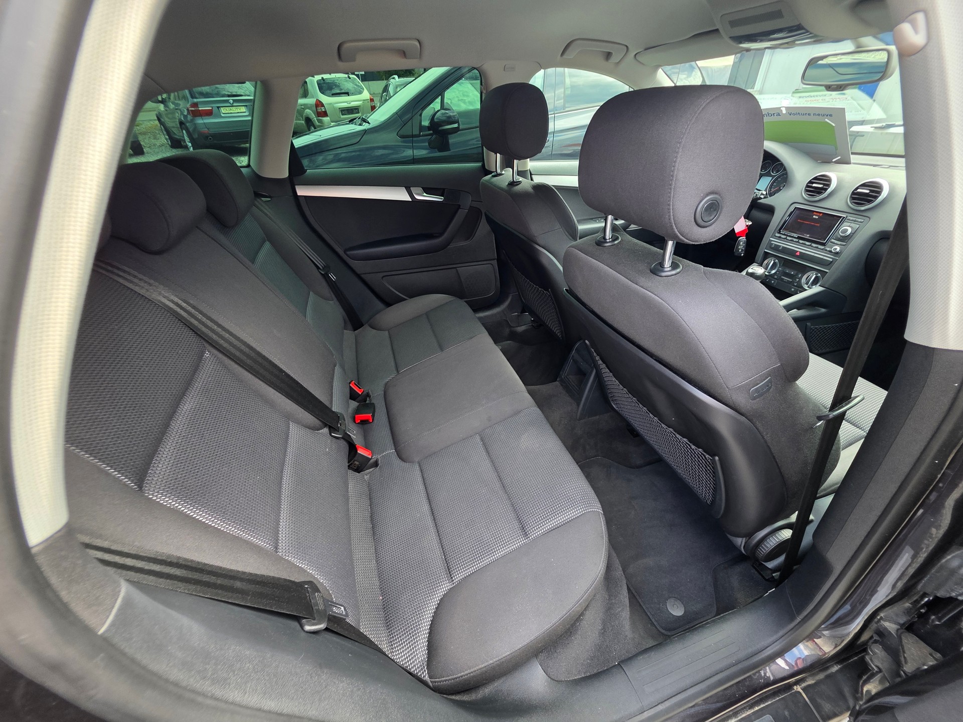 AUDI A3 Sportback 1.4 TFSI Ambition-image-13