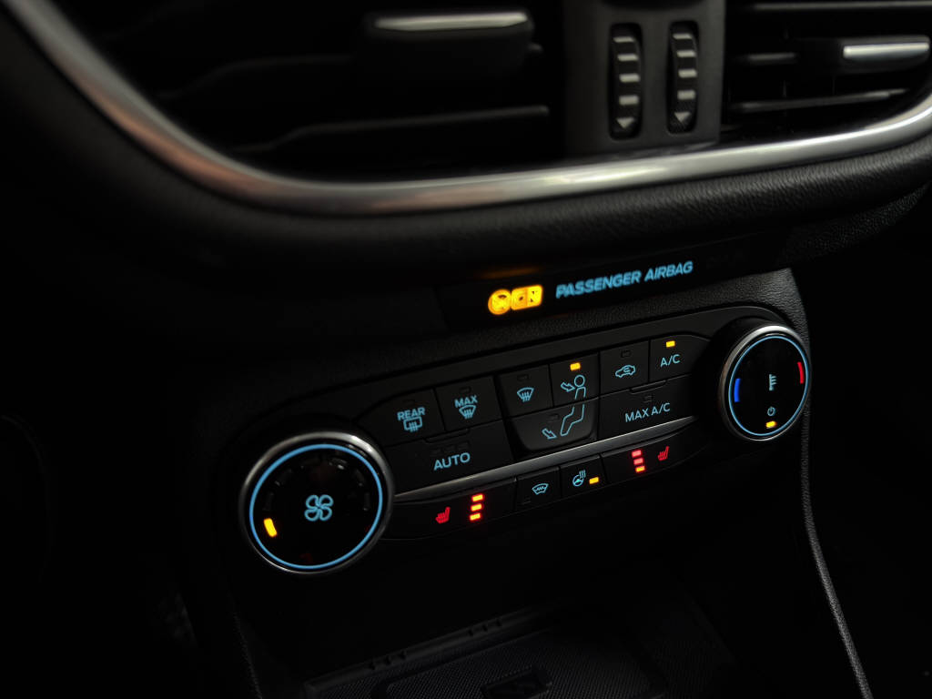 FORD Fiesta 1.0 EcoB Hybrid Active X-image-10