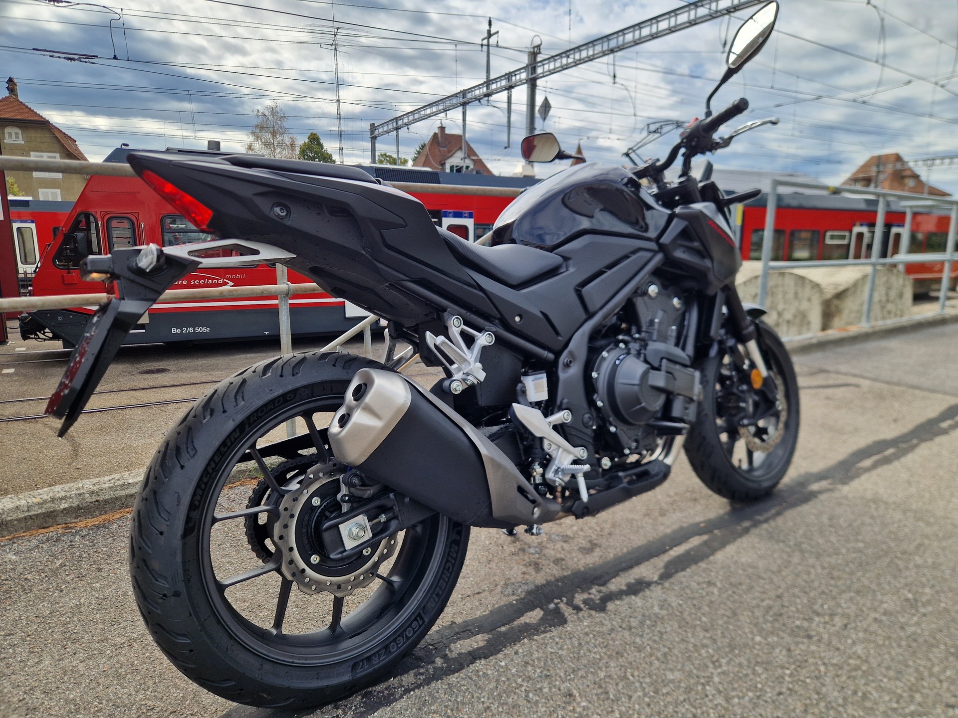 HONDA E-Clutch-showroom-element-2