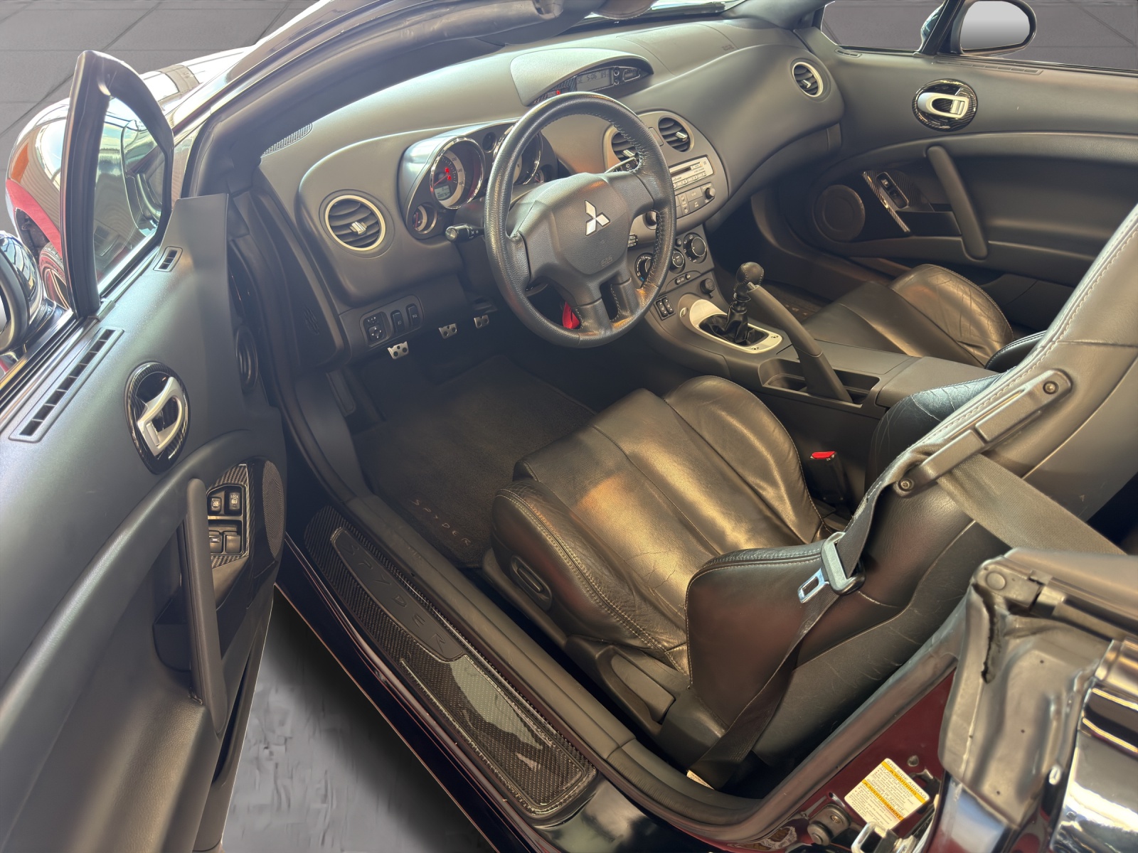 MITSUBISHI Spyder GT-image-28