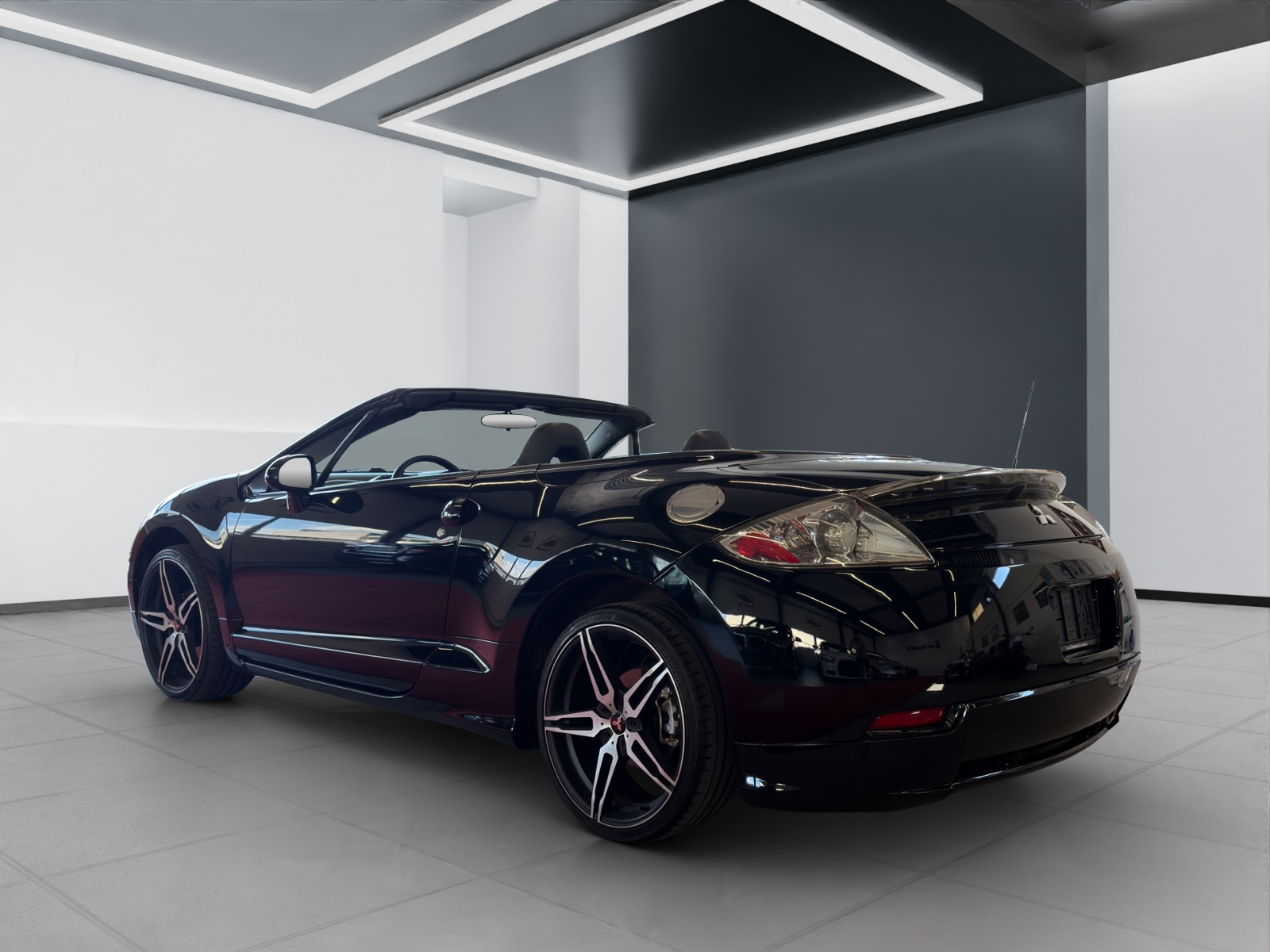 MITSUBISHI Spyder GT-showroom-element-3