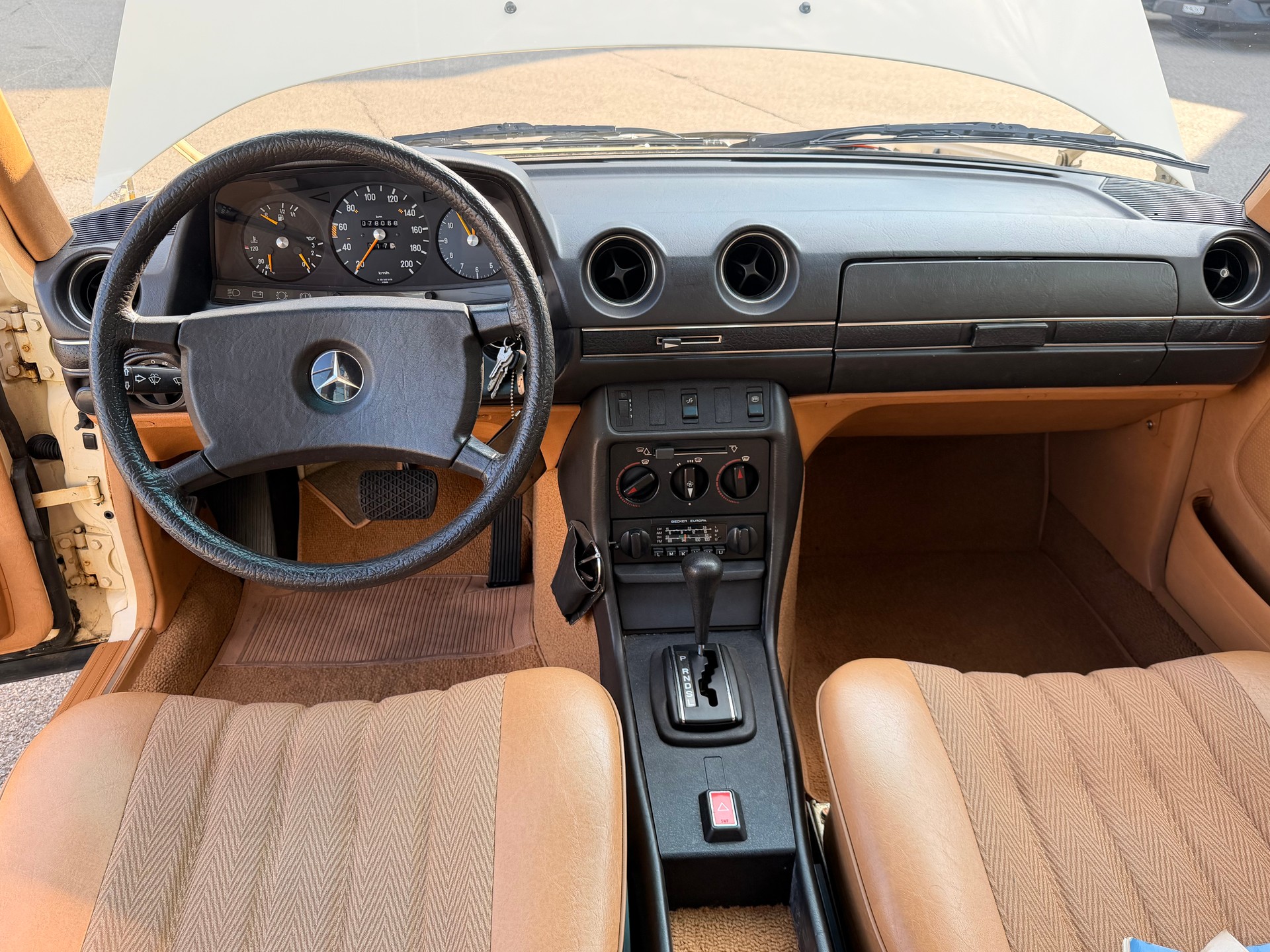 MERCEDES-BENZ 230-image-13