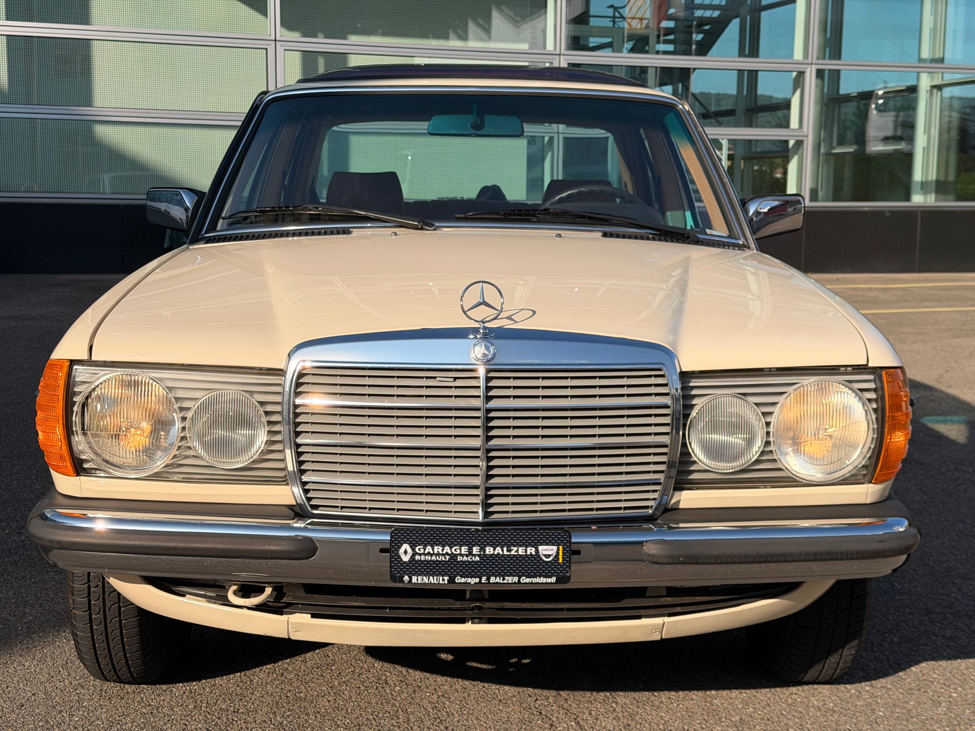 MERCEDES-BENZ 230-image-2