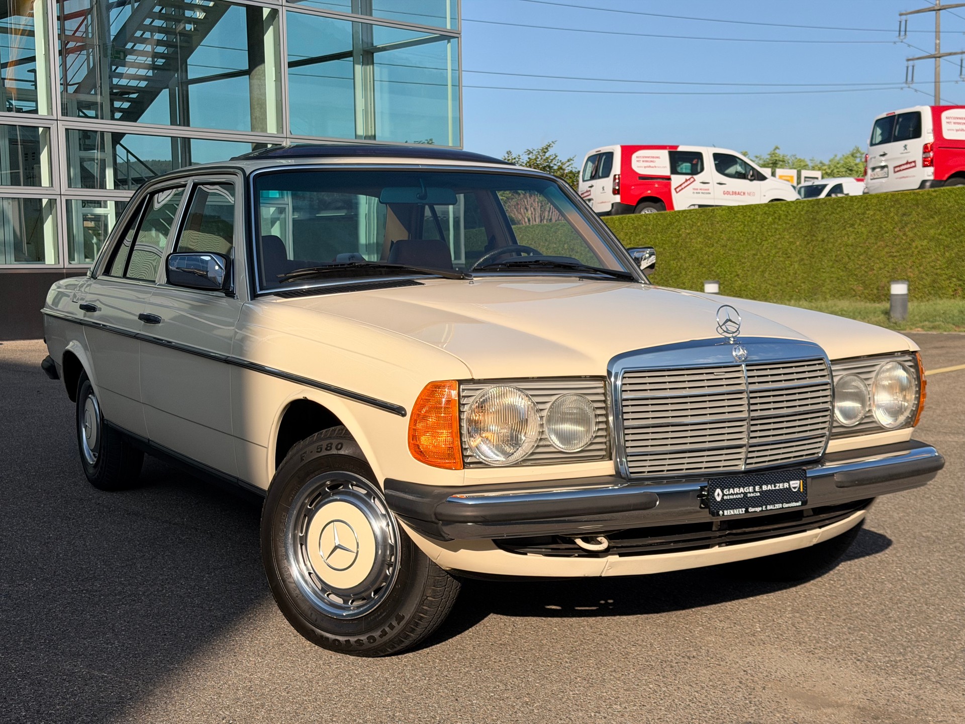 MERCEDES-BENZ 230-image-0