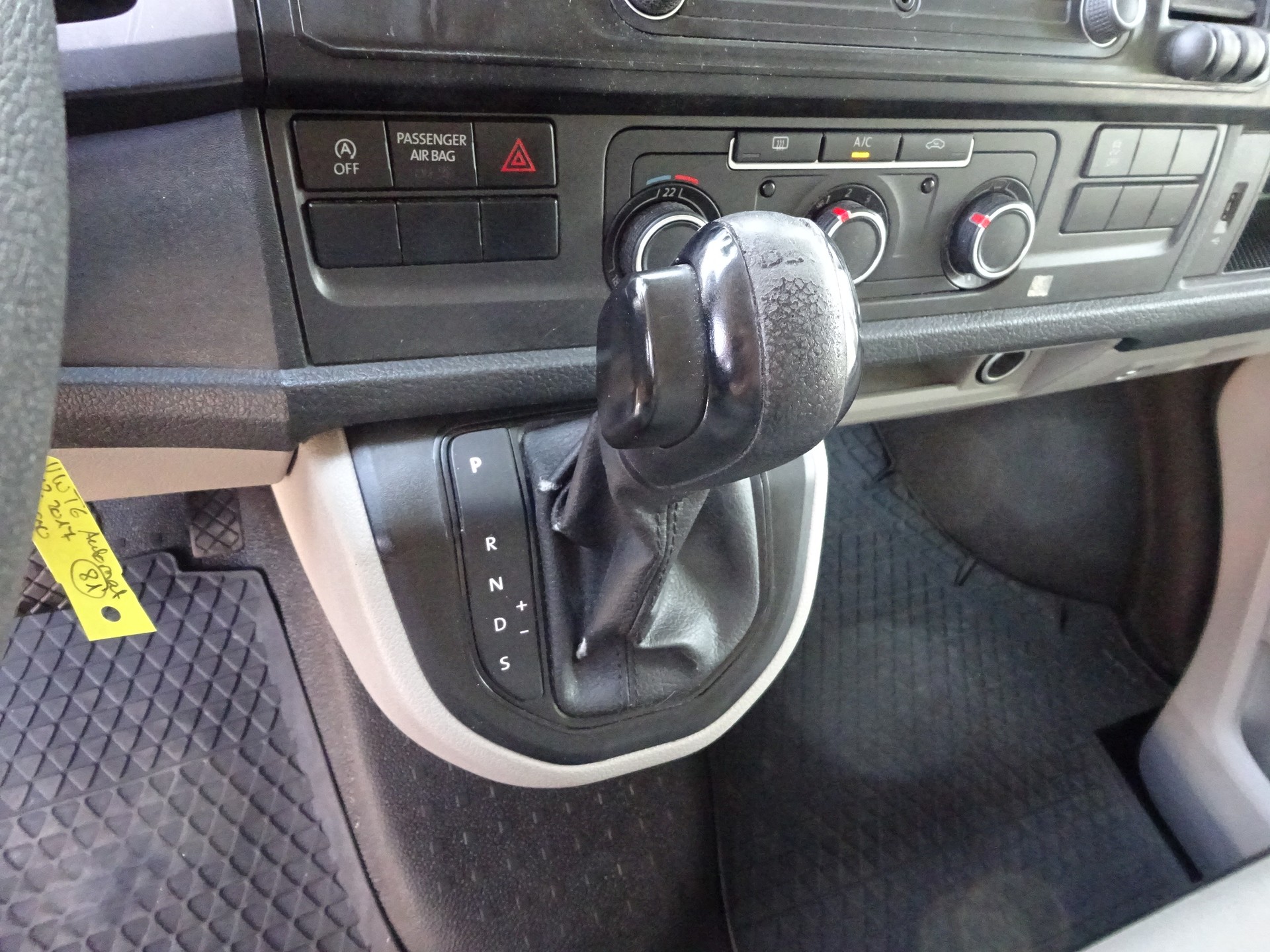 VW T6 2.0 TDI 4Motion DSG-image-16