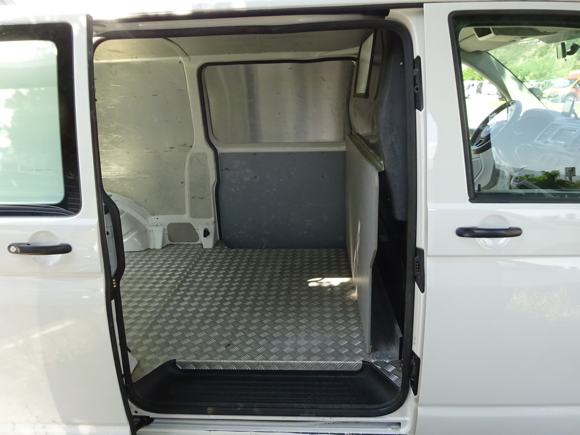 VW T6 2.0 TDI 4Motion DSG-image-24