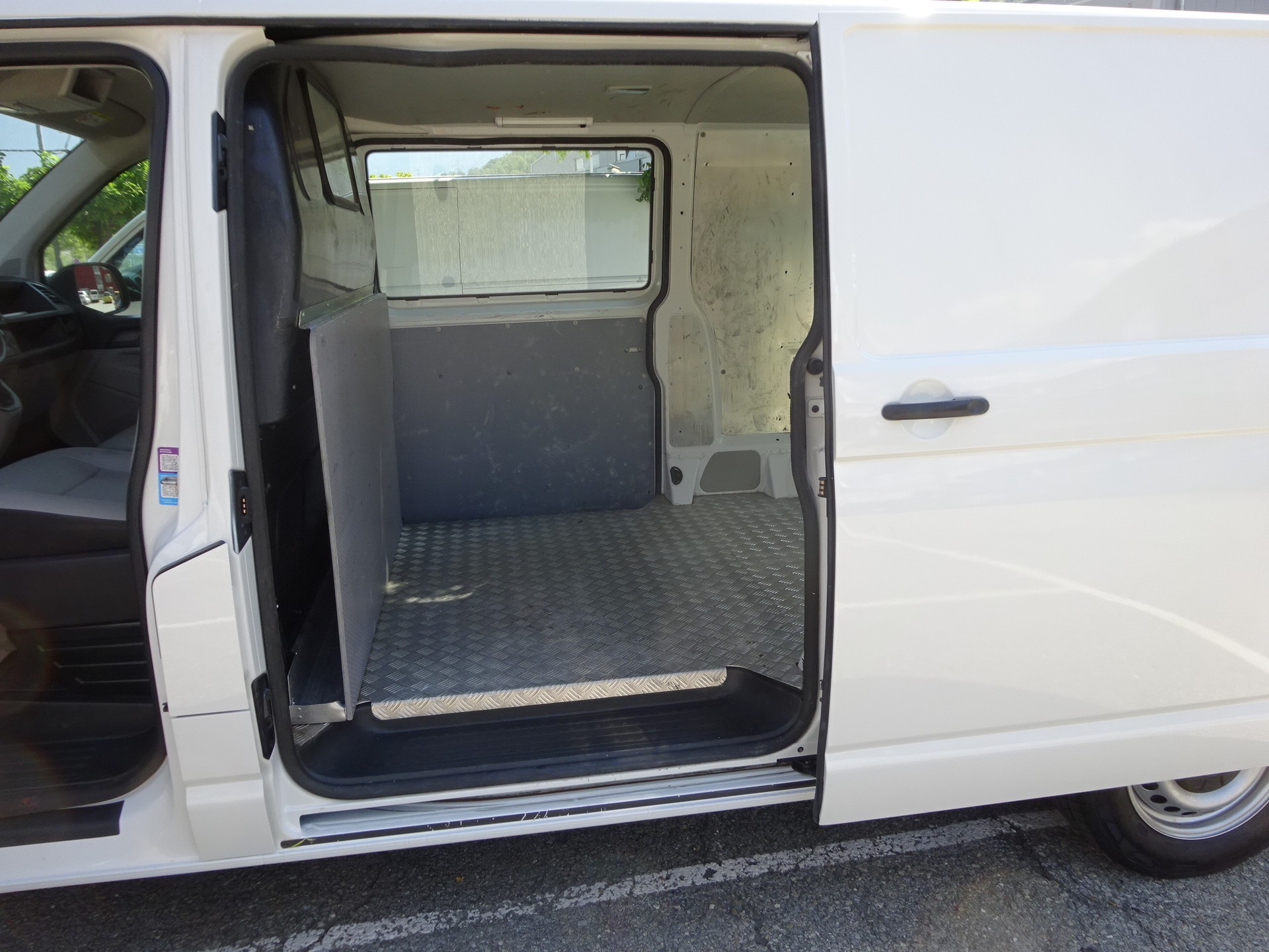 VW T6 2.0 TDI 4Motion DSG-image-19