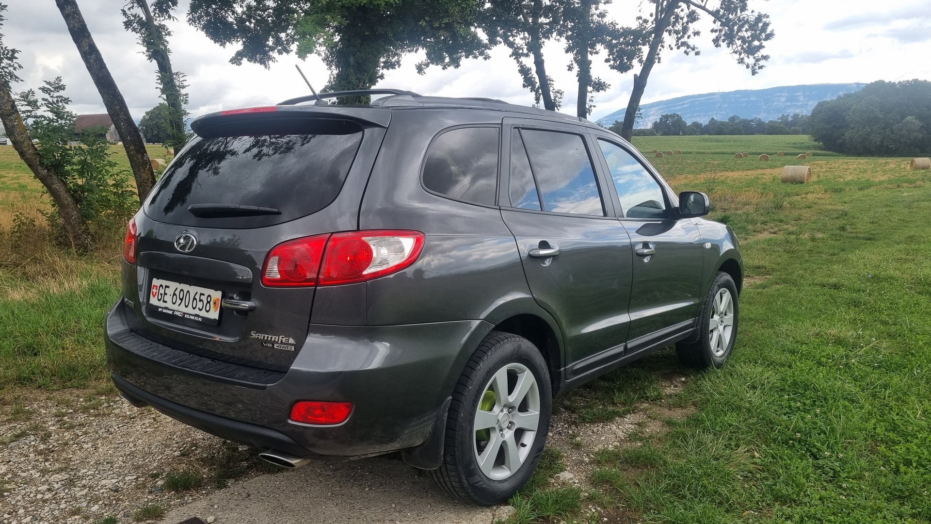 HYUNDAI Santa Fe 2.7 V6 Premium 4WD-image-4