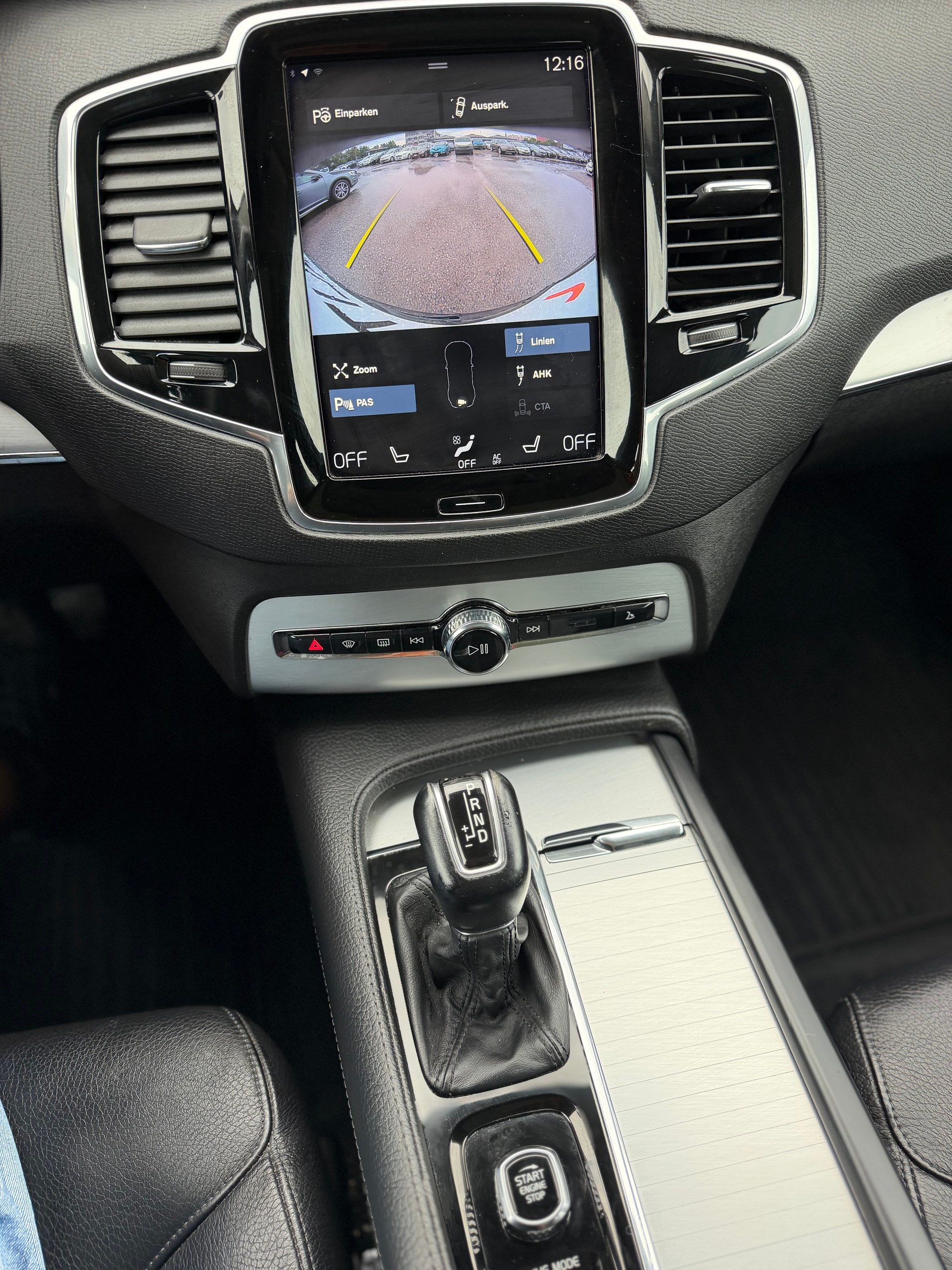 VOLVO XC90 D5 AWD Inscription Geartronic-image-17