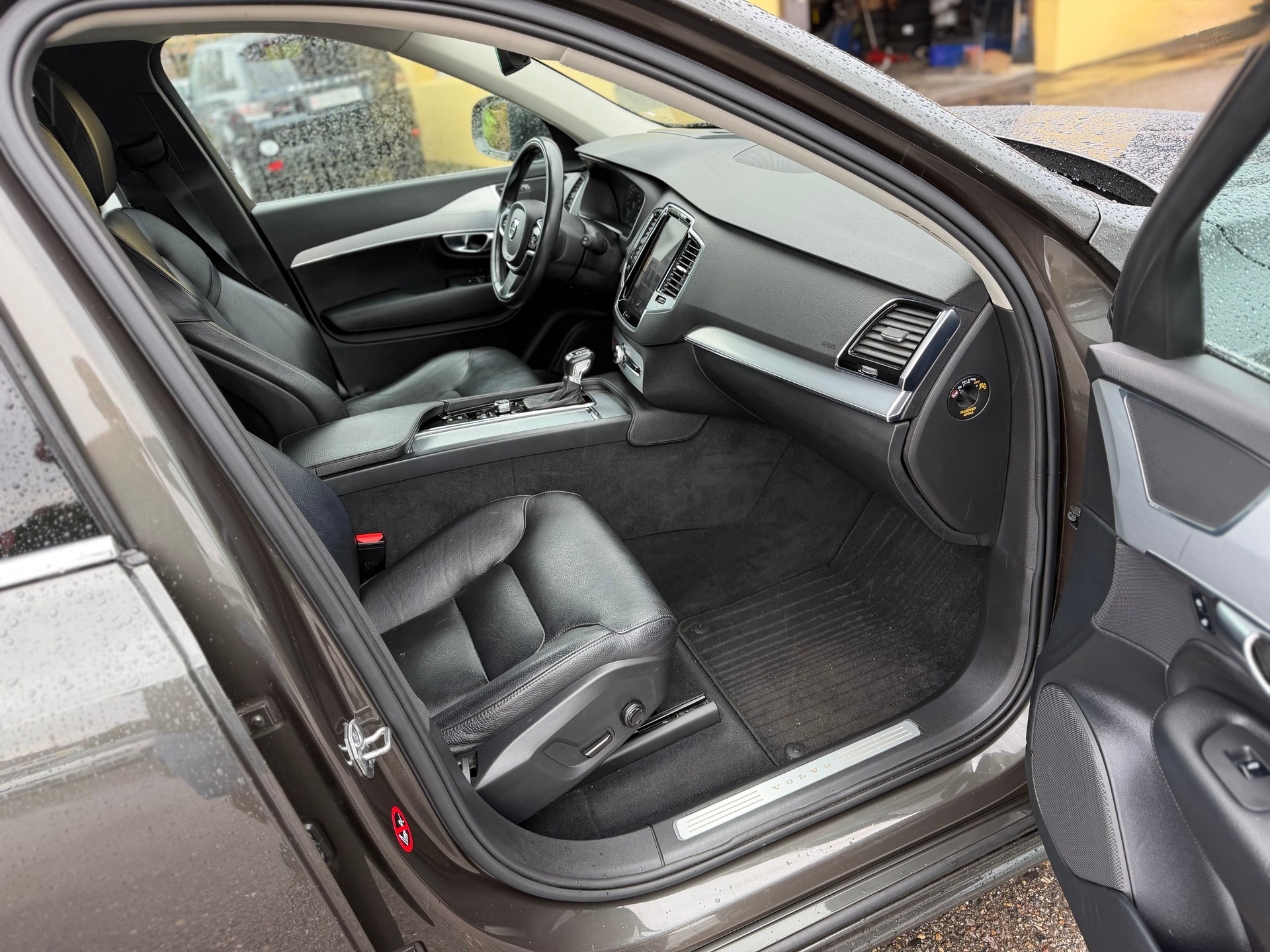 VOLVO XC90 D5 AWD Inscription Geartronic-image-12