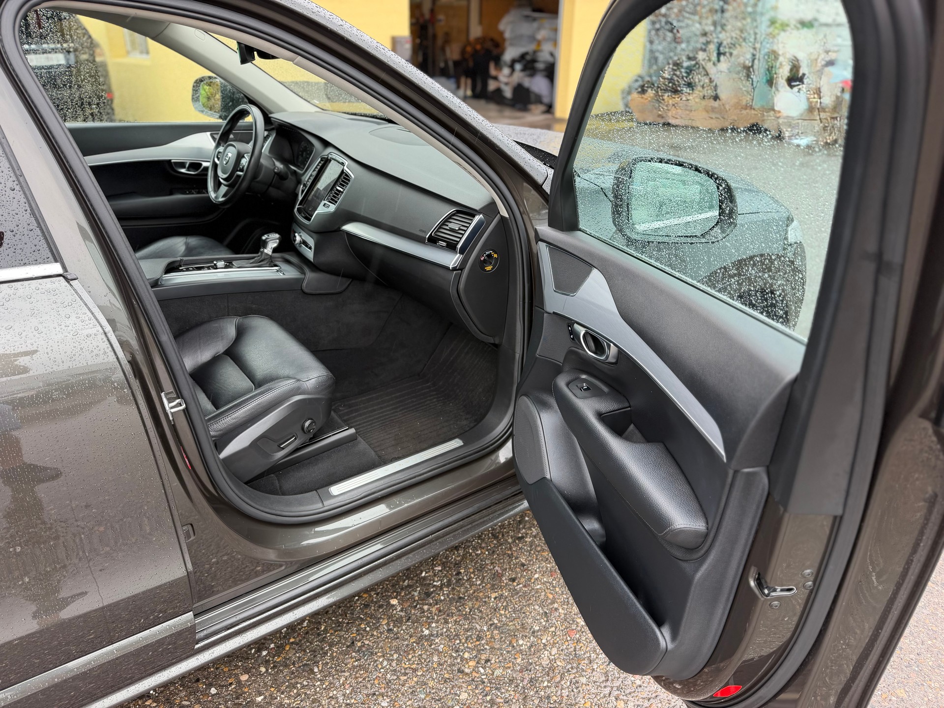 VOLVO XC90 D5 AWD Inscription Geartronic-image-11