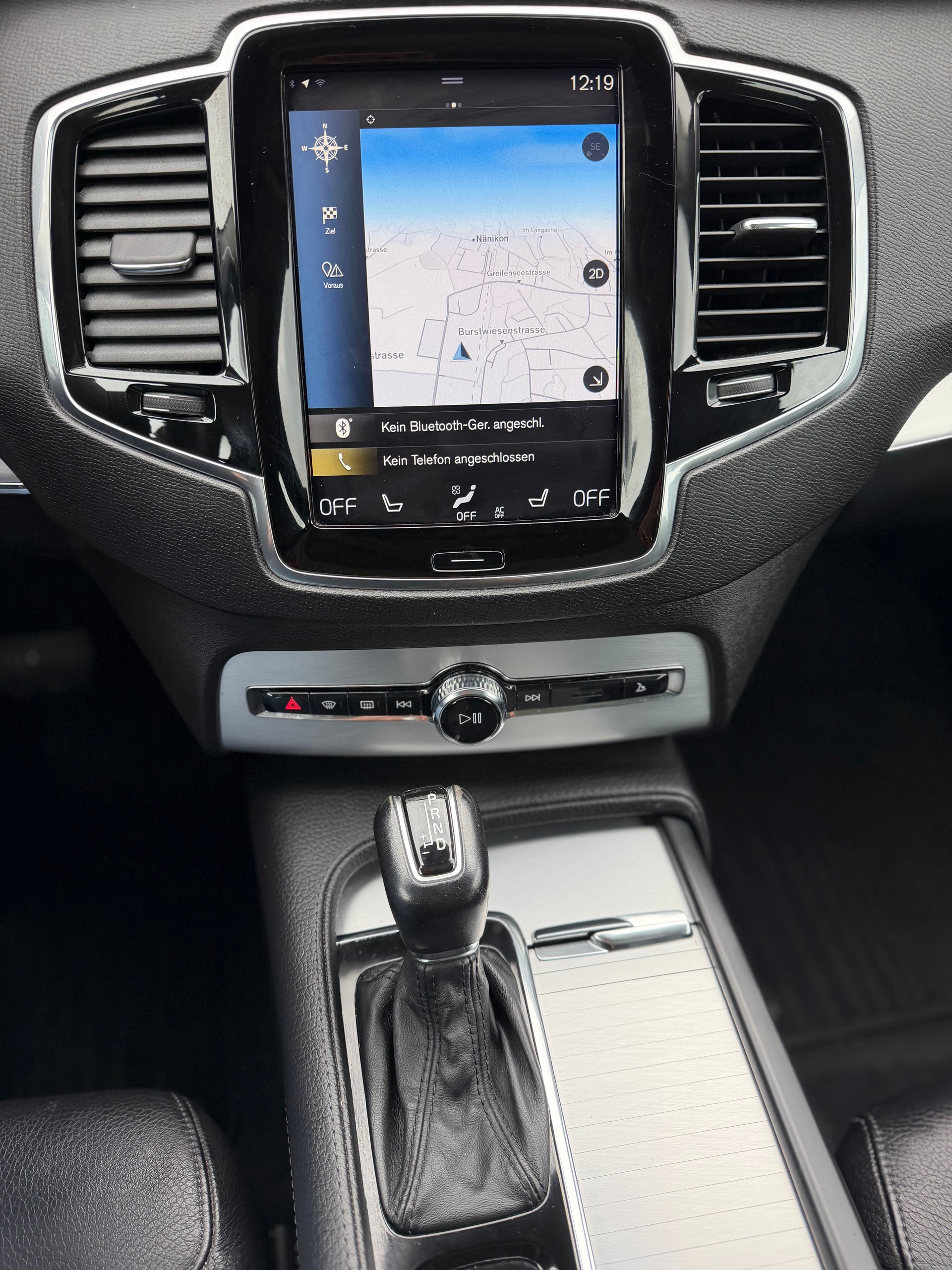 VOLVO XC90 D5 AWD Inscription Geartronic-image-18