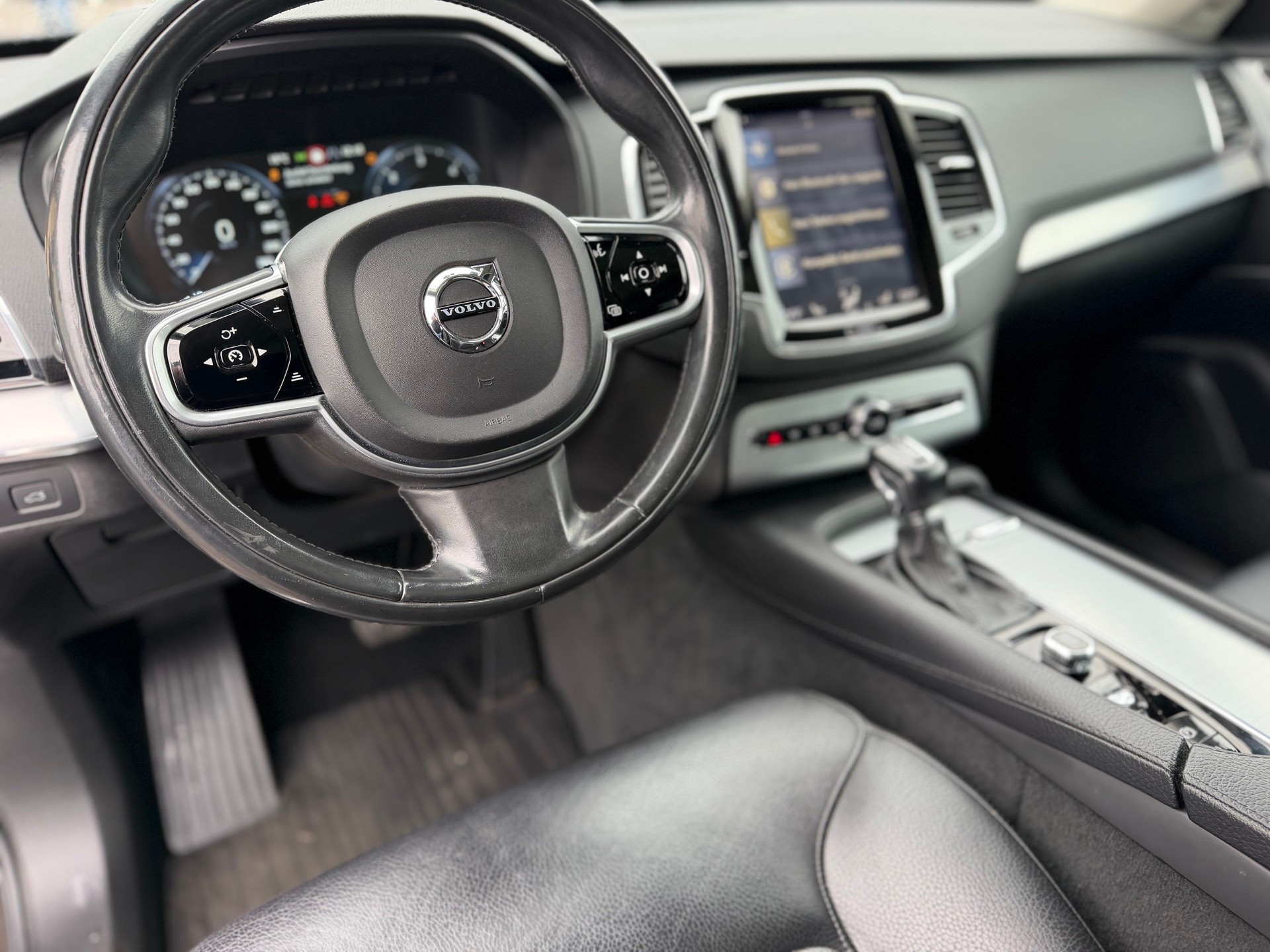 VOLVO XC90 D5 AWD Inscription Geartronic-image-15