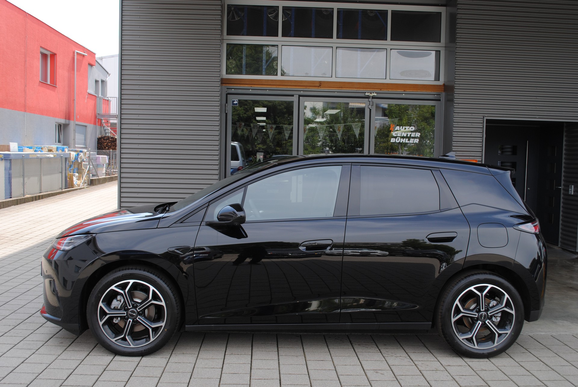 BYD Dolphin G DM-i Comfort-showroom-element-3