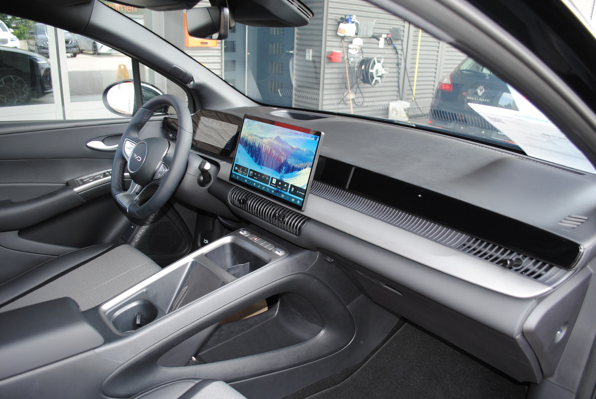BYD Dolphin G DM-i Comfort-image-12
