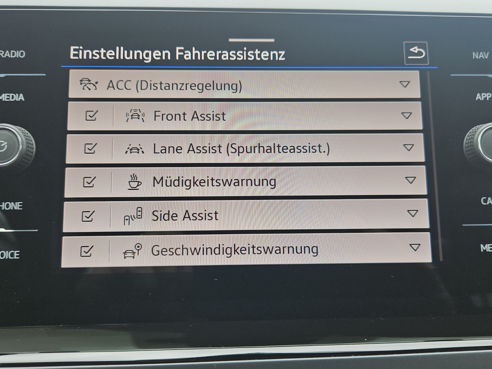 VW Polo 1.0 TSI R-Line DSG-image-23