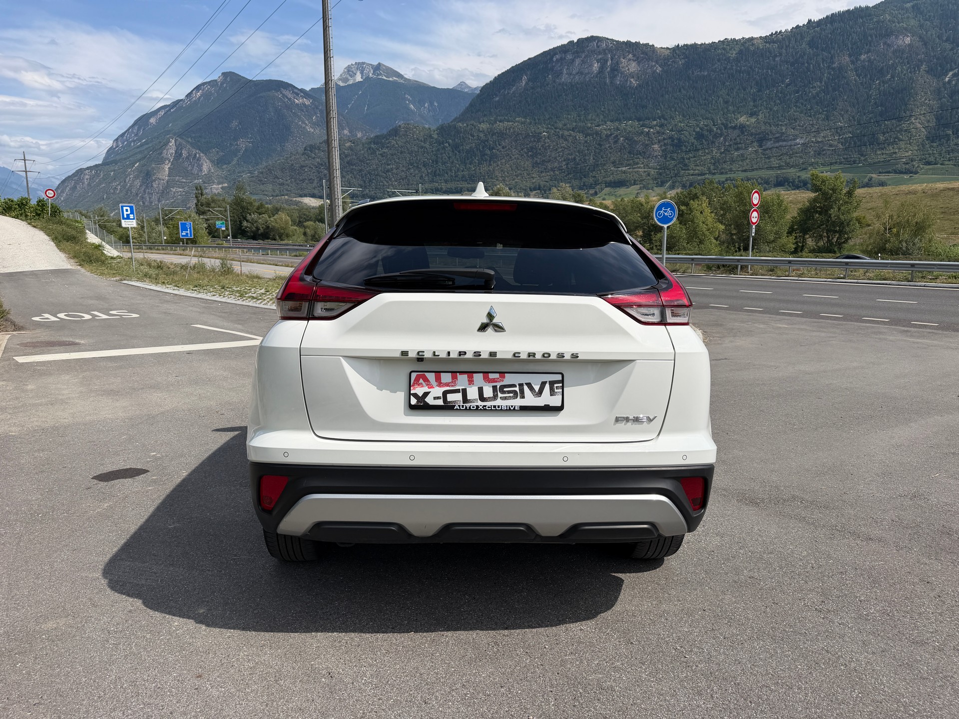 MITSUBISHI Cross 2.4 PHEV Style Business 4WD-image-4
