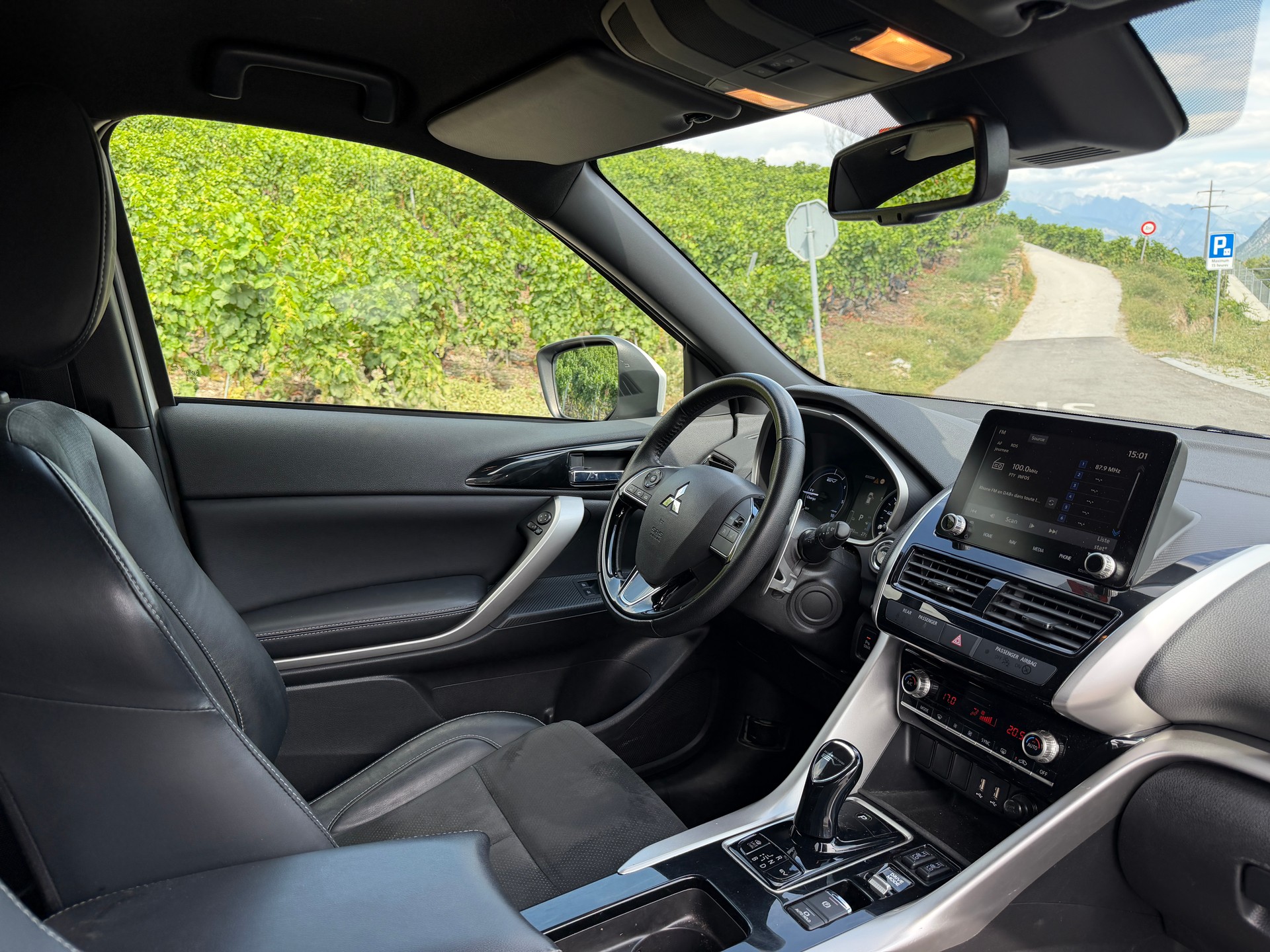 MITSUBISHI Cross 2.4 PHEV Style Business 4WD-image-7