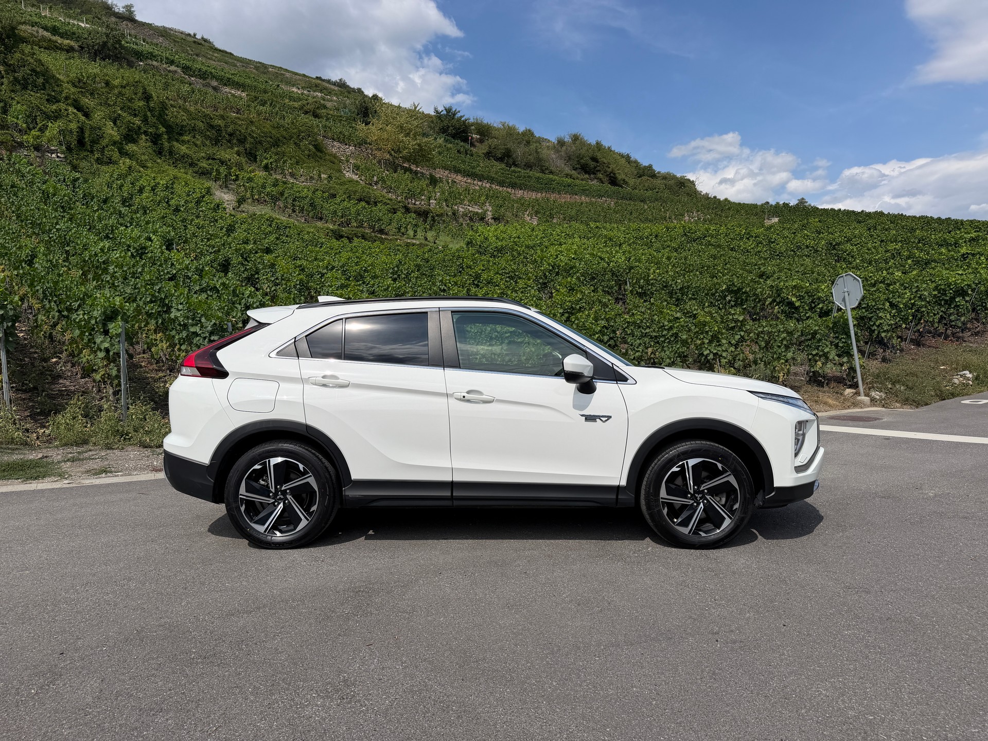MITSUBISHI Cross 2.4 PHEV Style Business 4WD-image-6