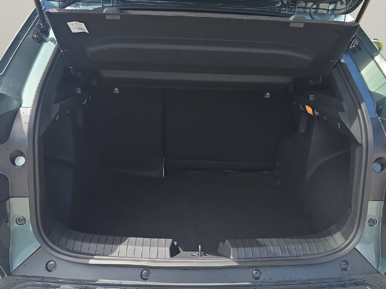 DACIA Duster 1.2 Hybrid Journey 4WD-image-11